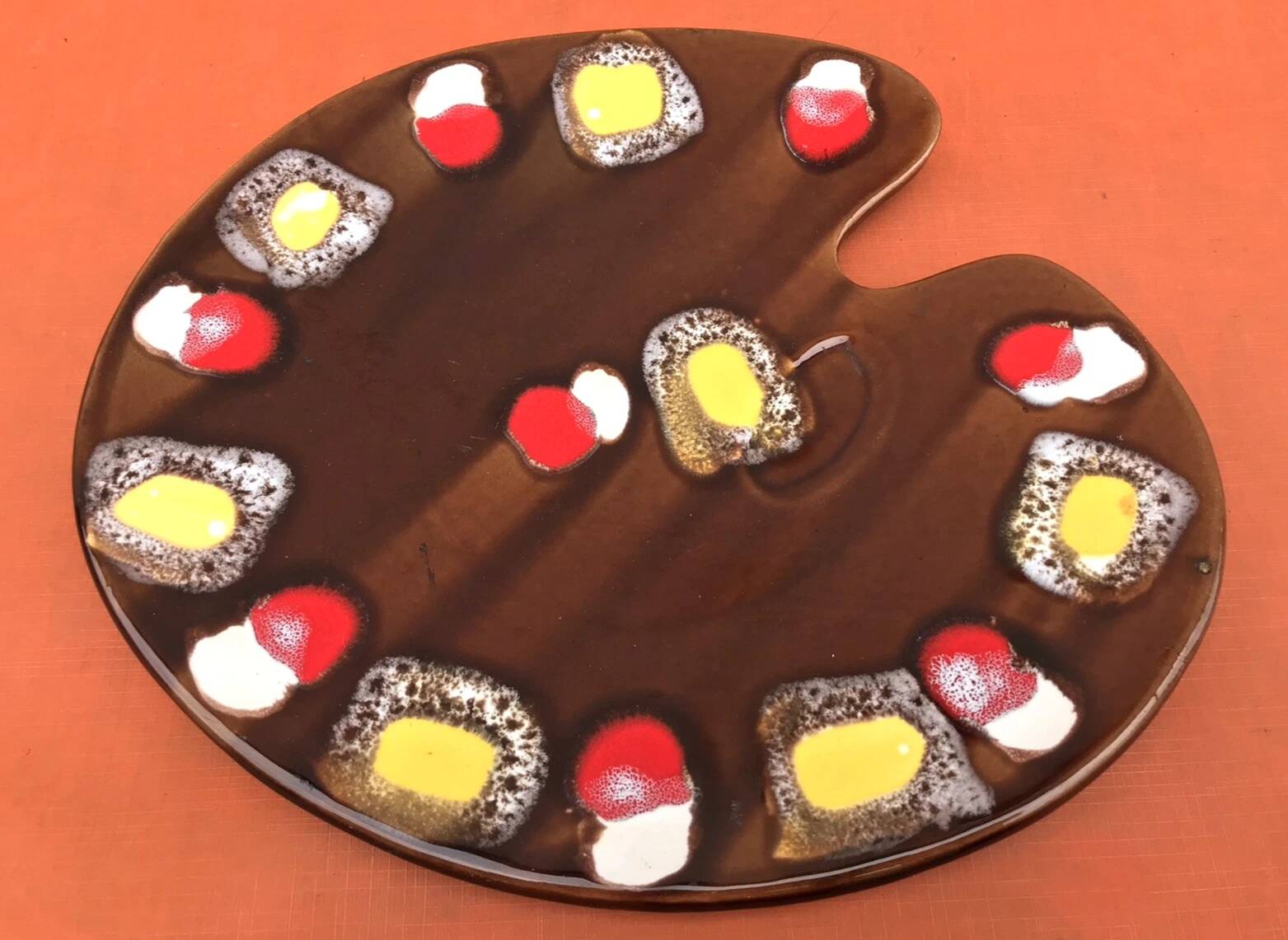 1960s Cheese platter in the shape of a painter's palette Glazed ceramic