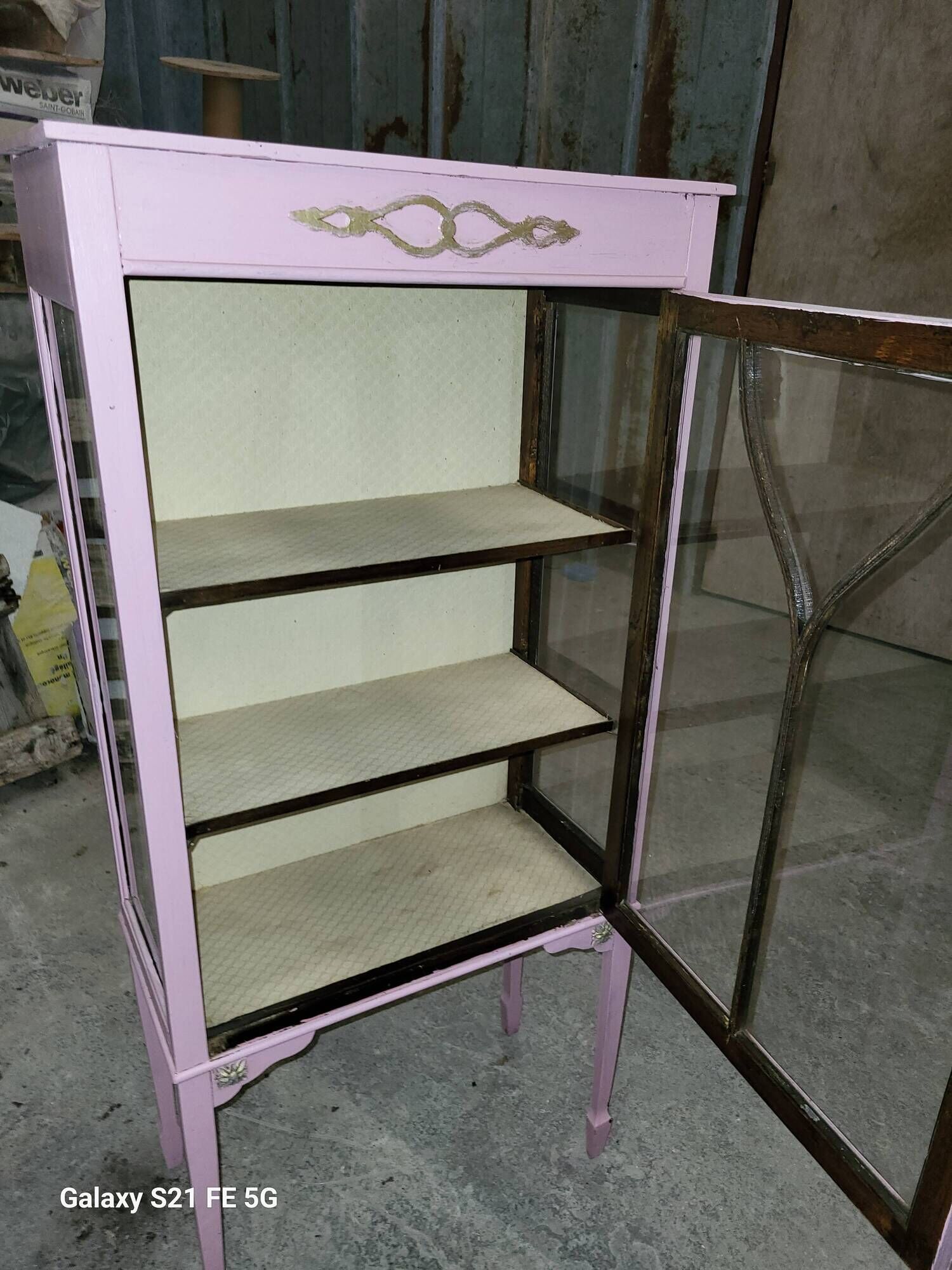 Small display cabinet