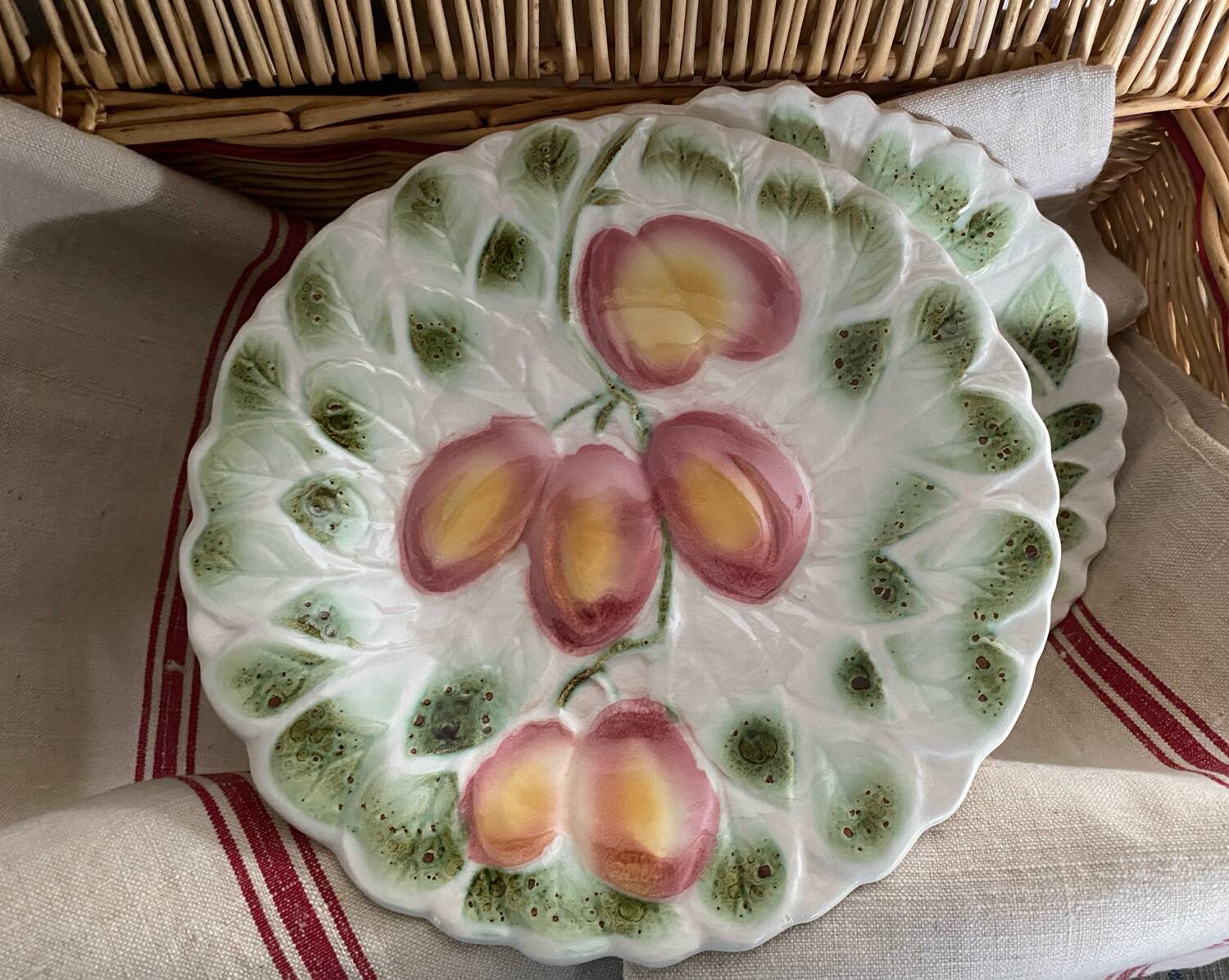 Set of 5 Sarreguemines dessert plates in vintage barbotine