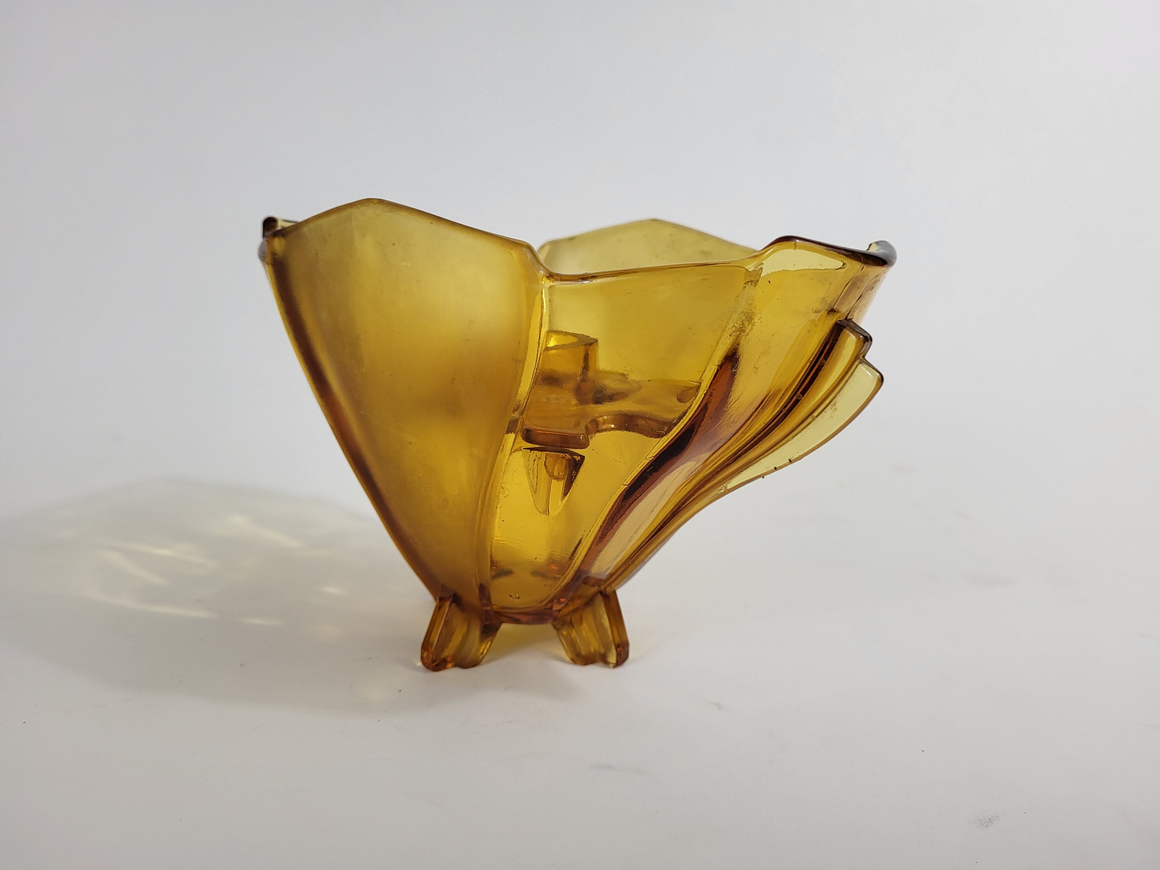 Art Deco glass picflower vase