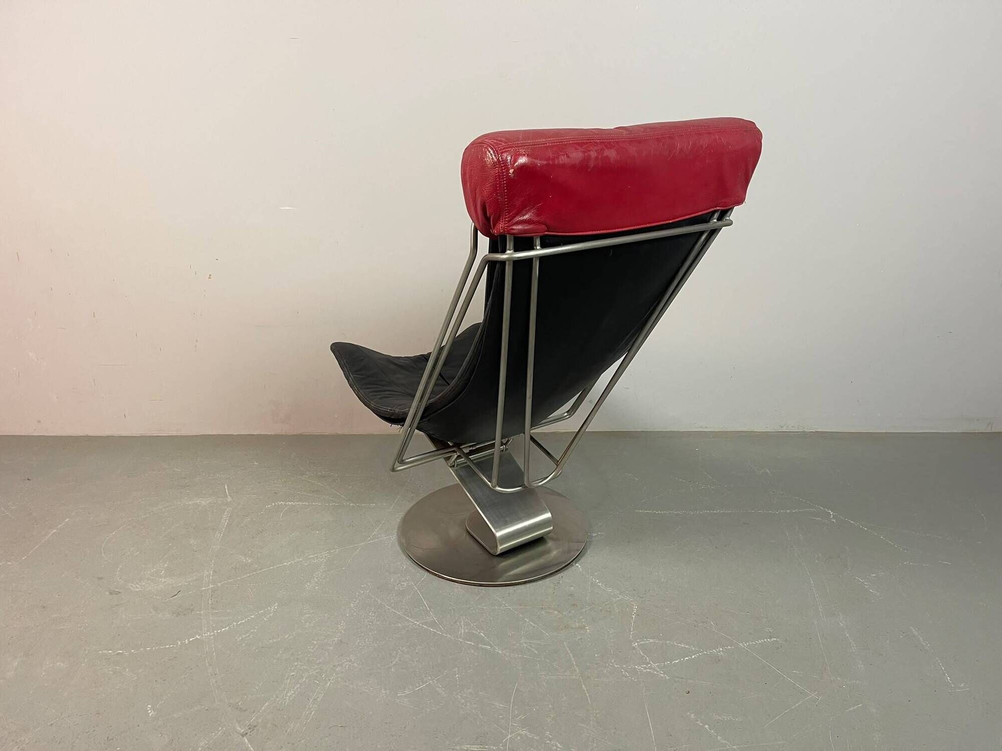 Mid-Century Danish Design ‘Interdane’ Lounge Chair in Black & Red