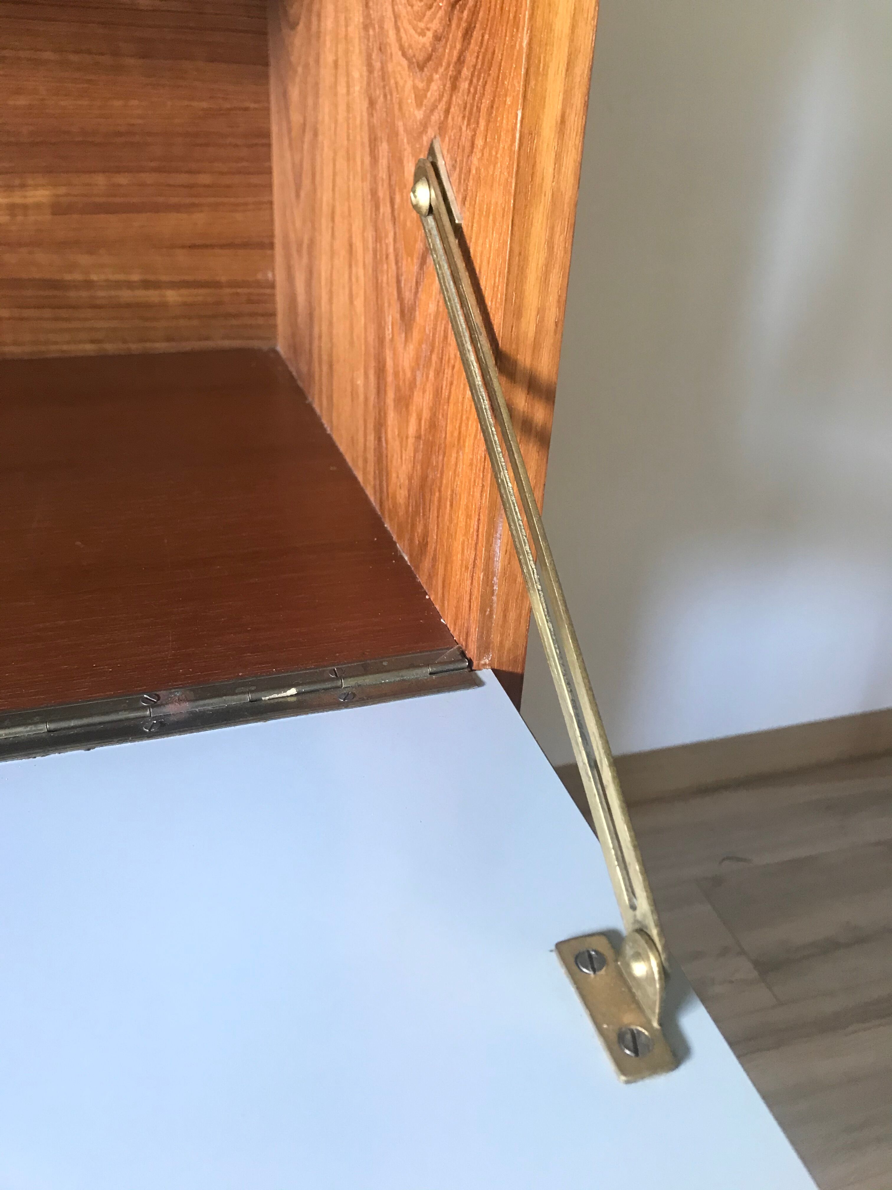 Scandinavian secretary