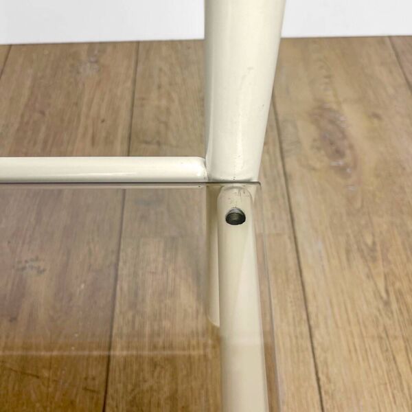 Paire de chevets métal et double plateau verre fumé années 80