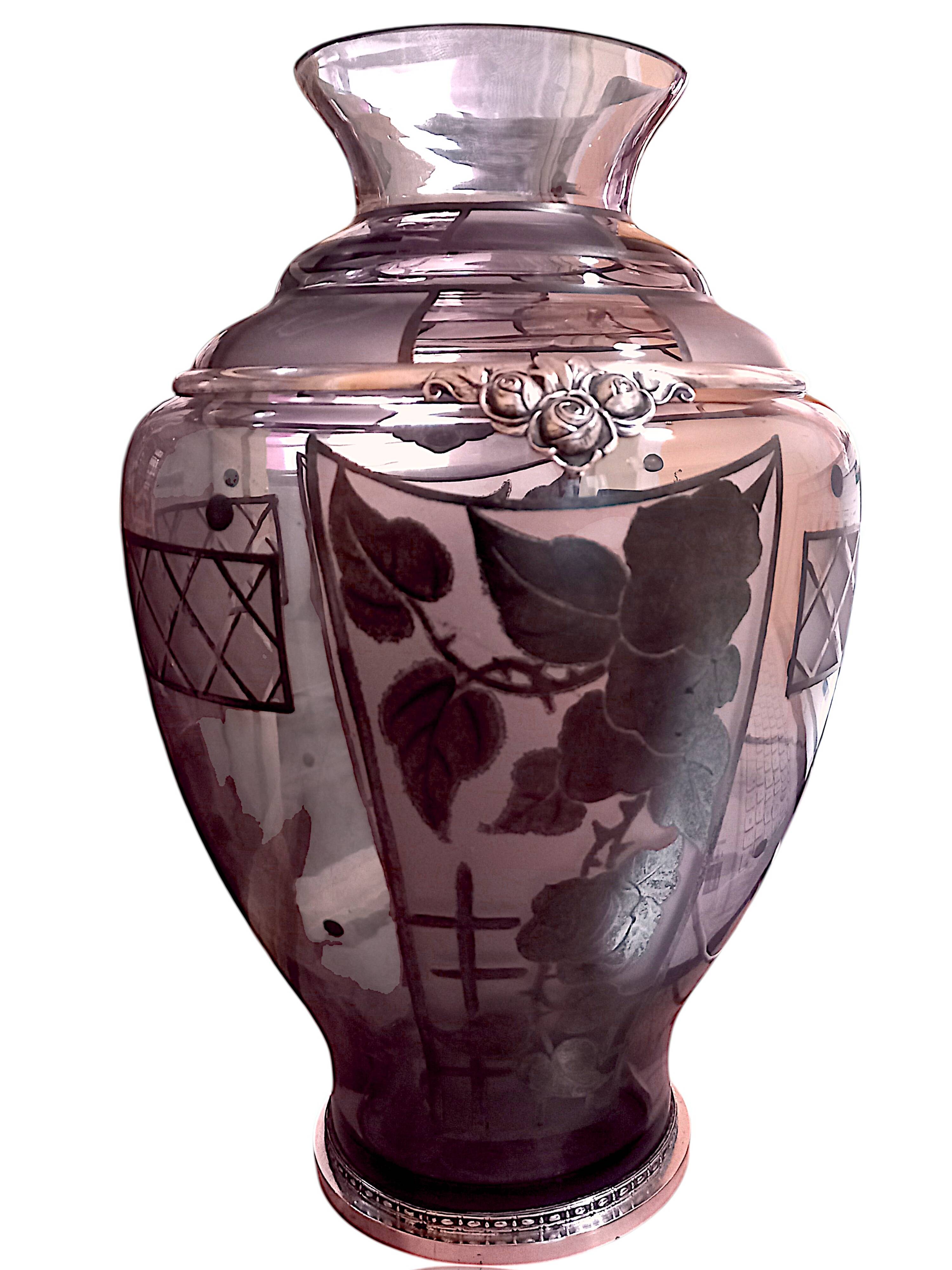 Art Deco vase in glass and silver metal