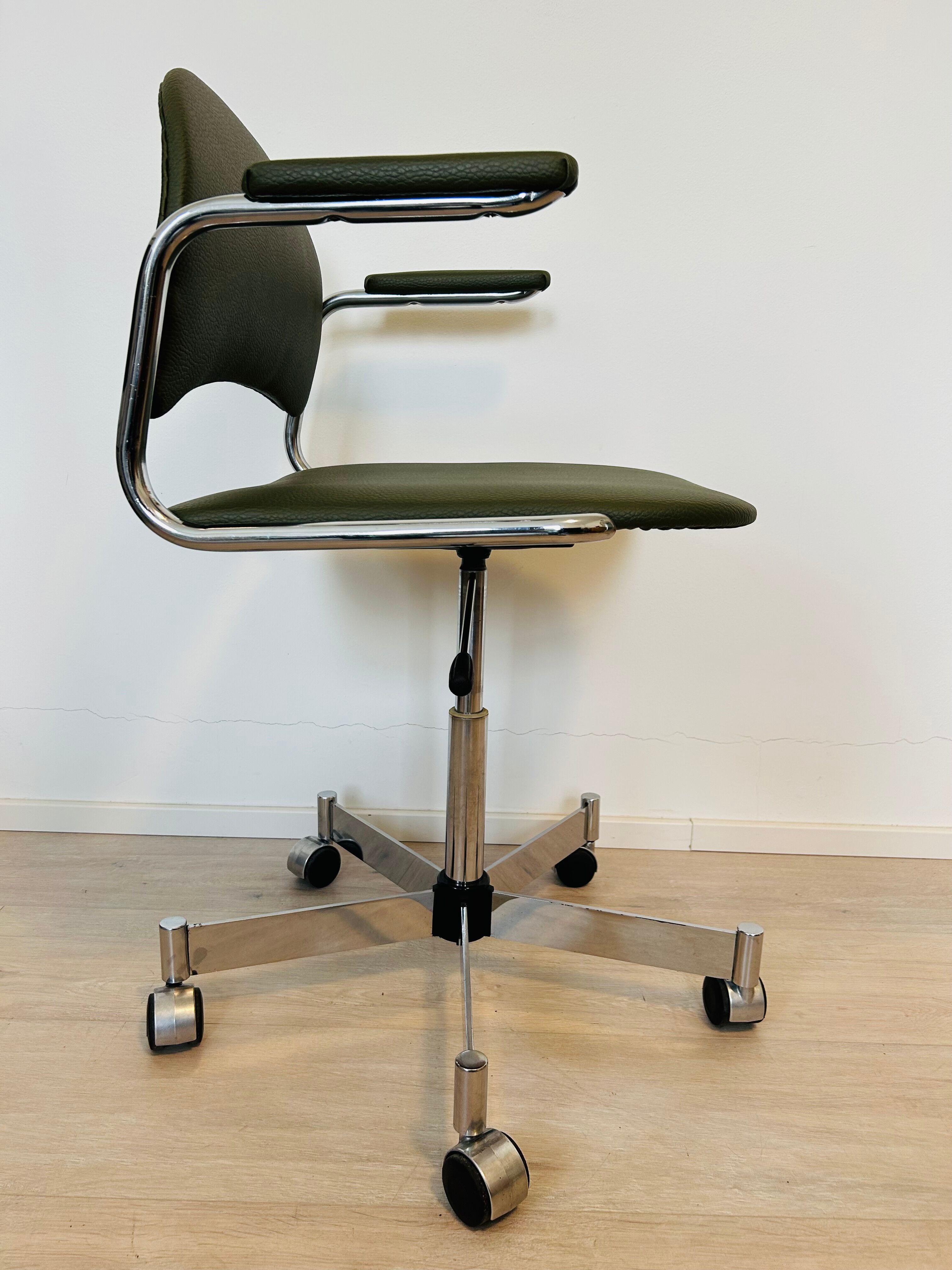 Fully Restored Kovona Office Des Chair by Kovona, Czechoslovakia 1980’s
