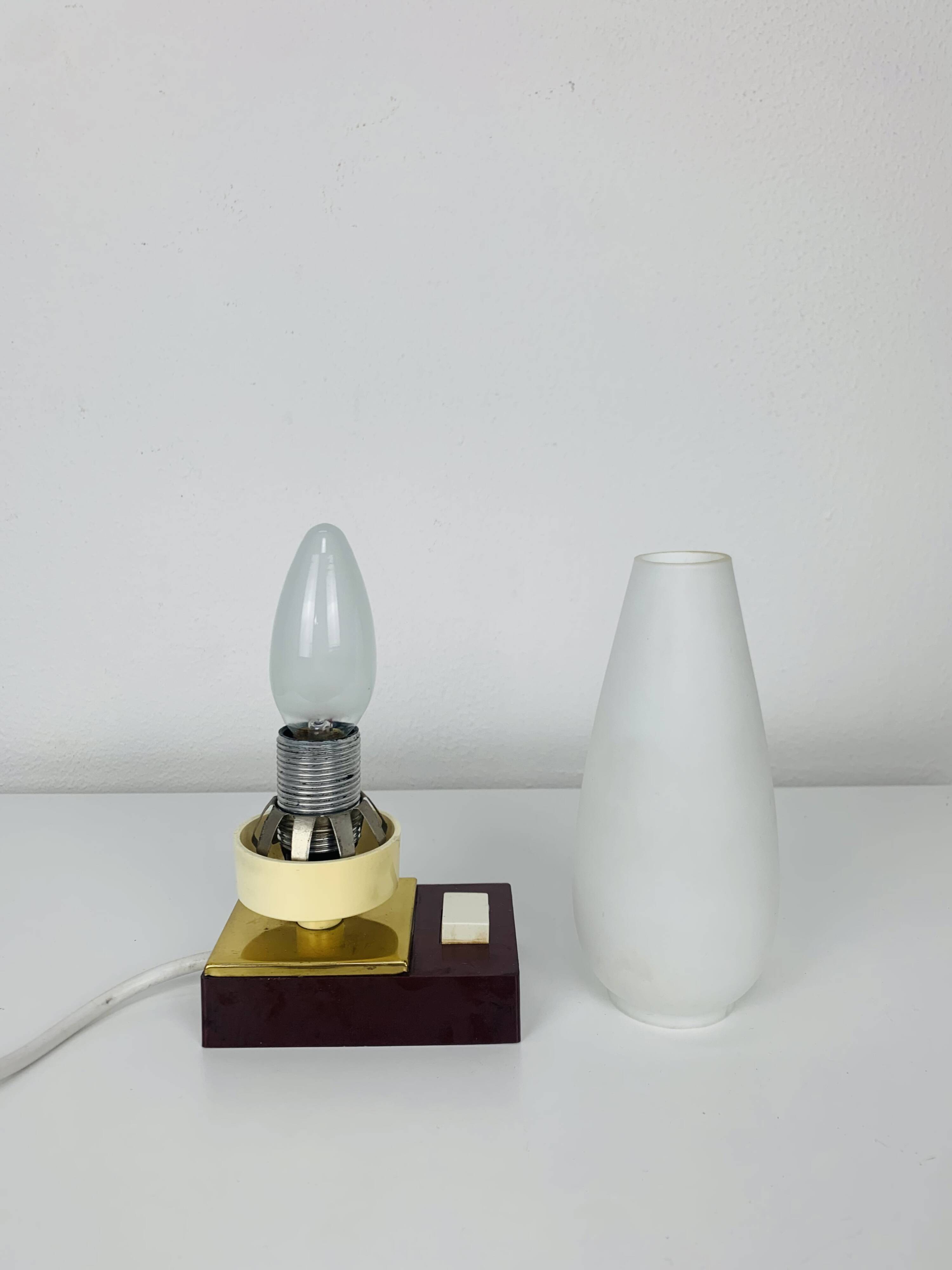 Opaline and Bakelite tulip lamp, 1950s