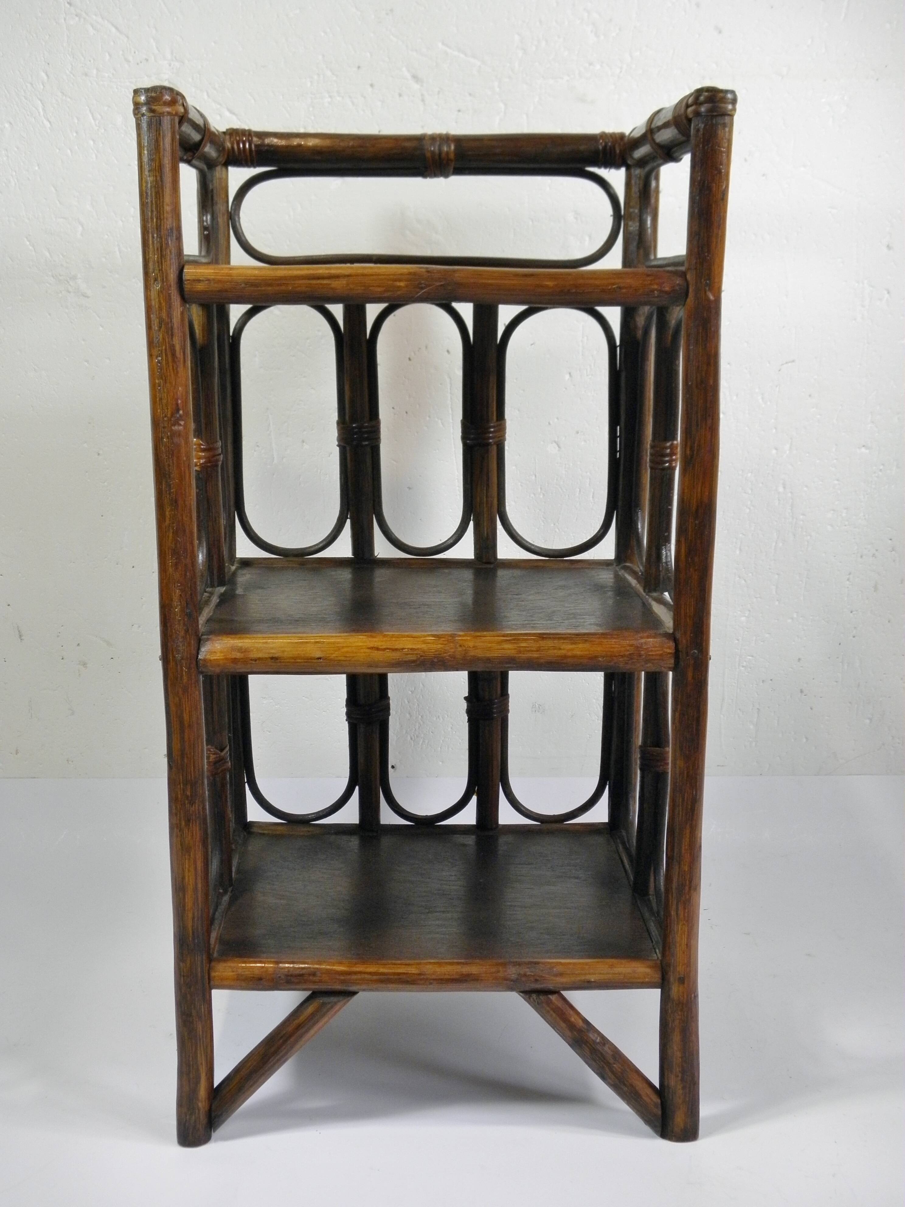 ETAGERE en ROTIN années 70