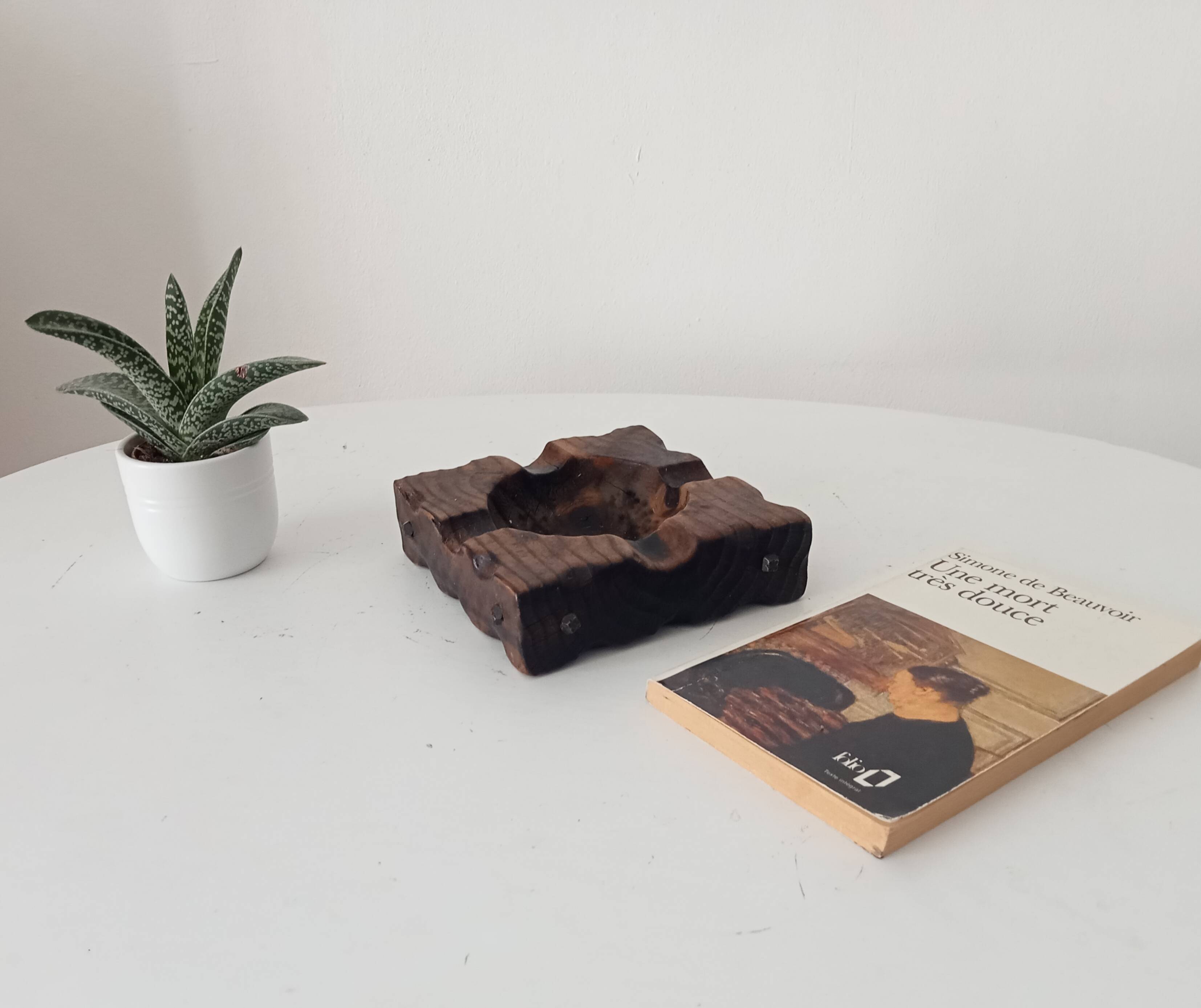 Brutalist vintage ashtray from the 1960s, carved wood.