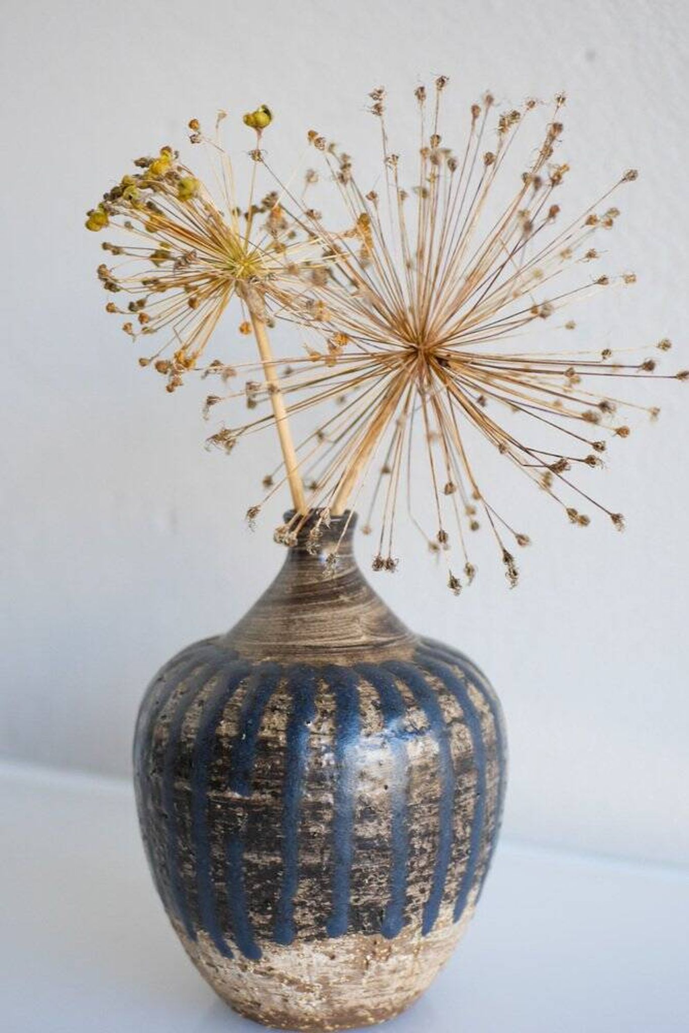 Mid-century Scandinavian modern brutalist art pottery vase by Mari Simmulson for Upsala Ekeby, Sweden, 1970s