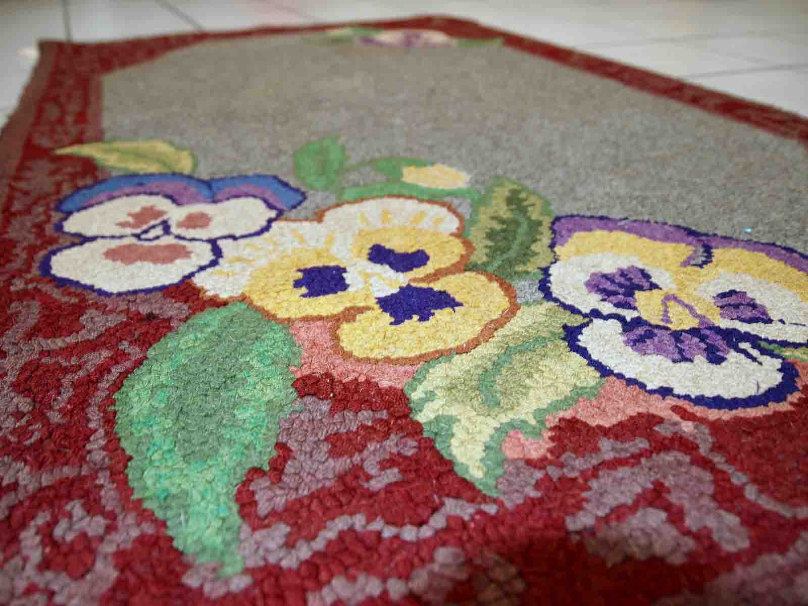 Handmade Old American Hooked Rug 1C422