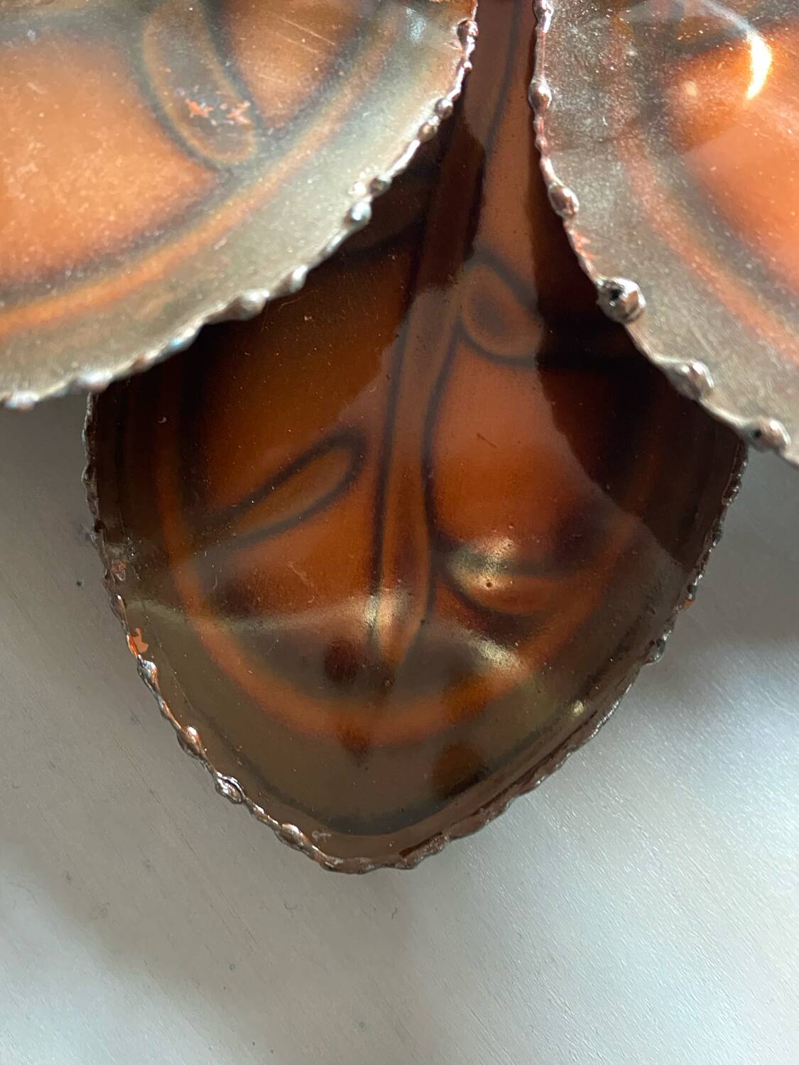 Metal flower wall light