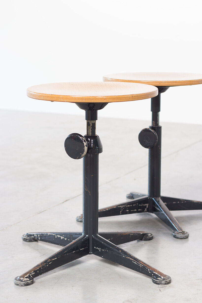 Friso Kramer two cirkel Ahrend swivel stools, 1960s