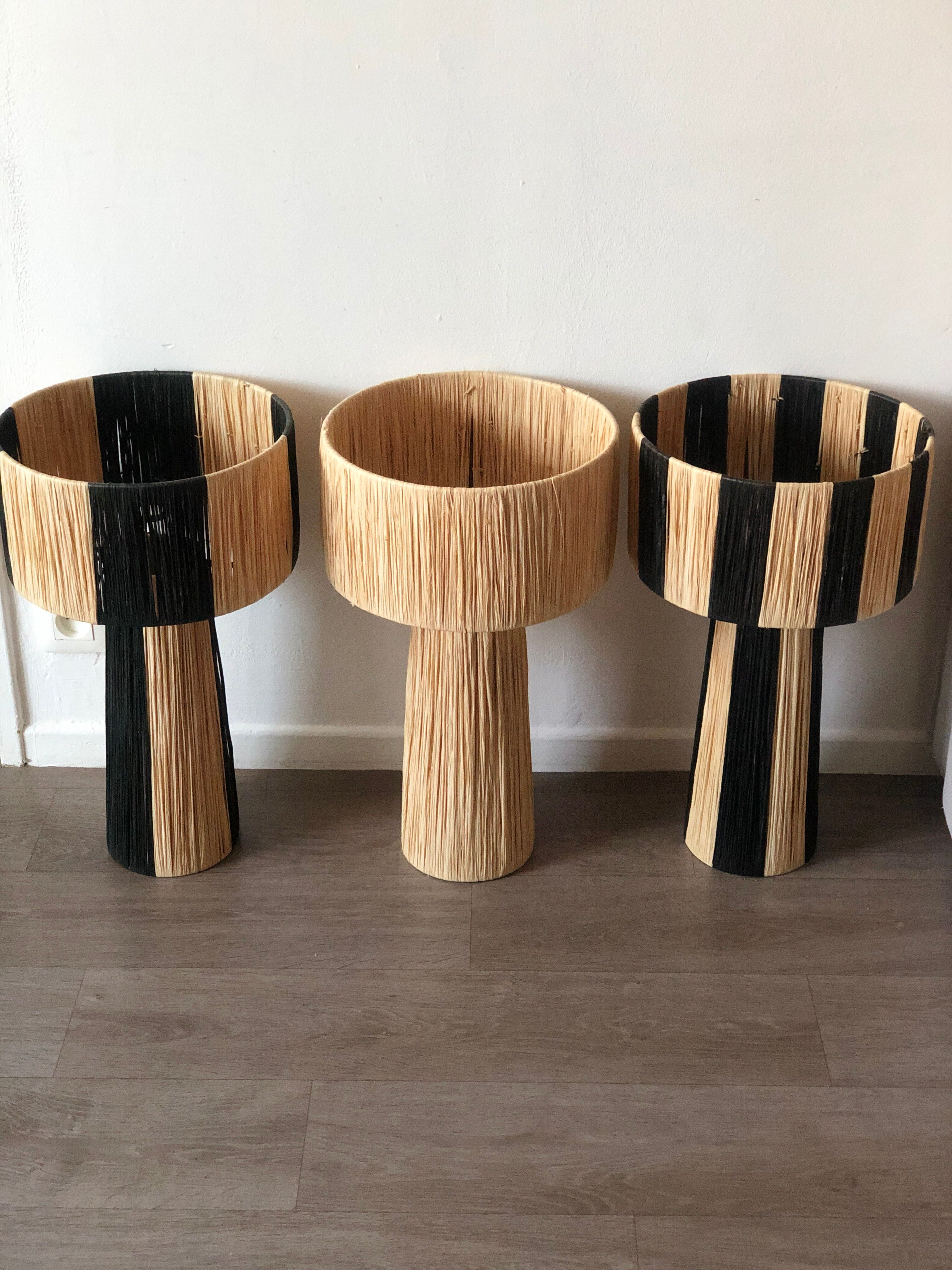 Natural and black raffia lamp 2
