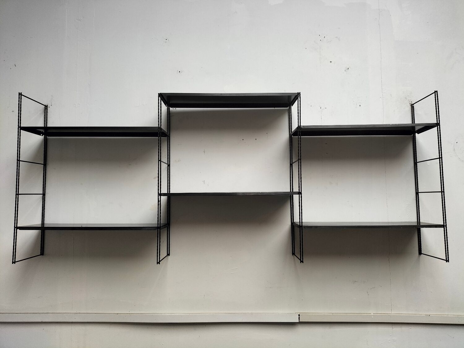 Étagère modulable en metal