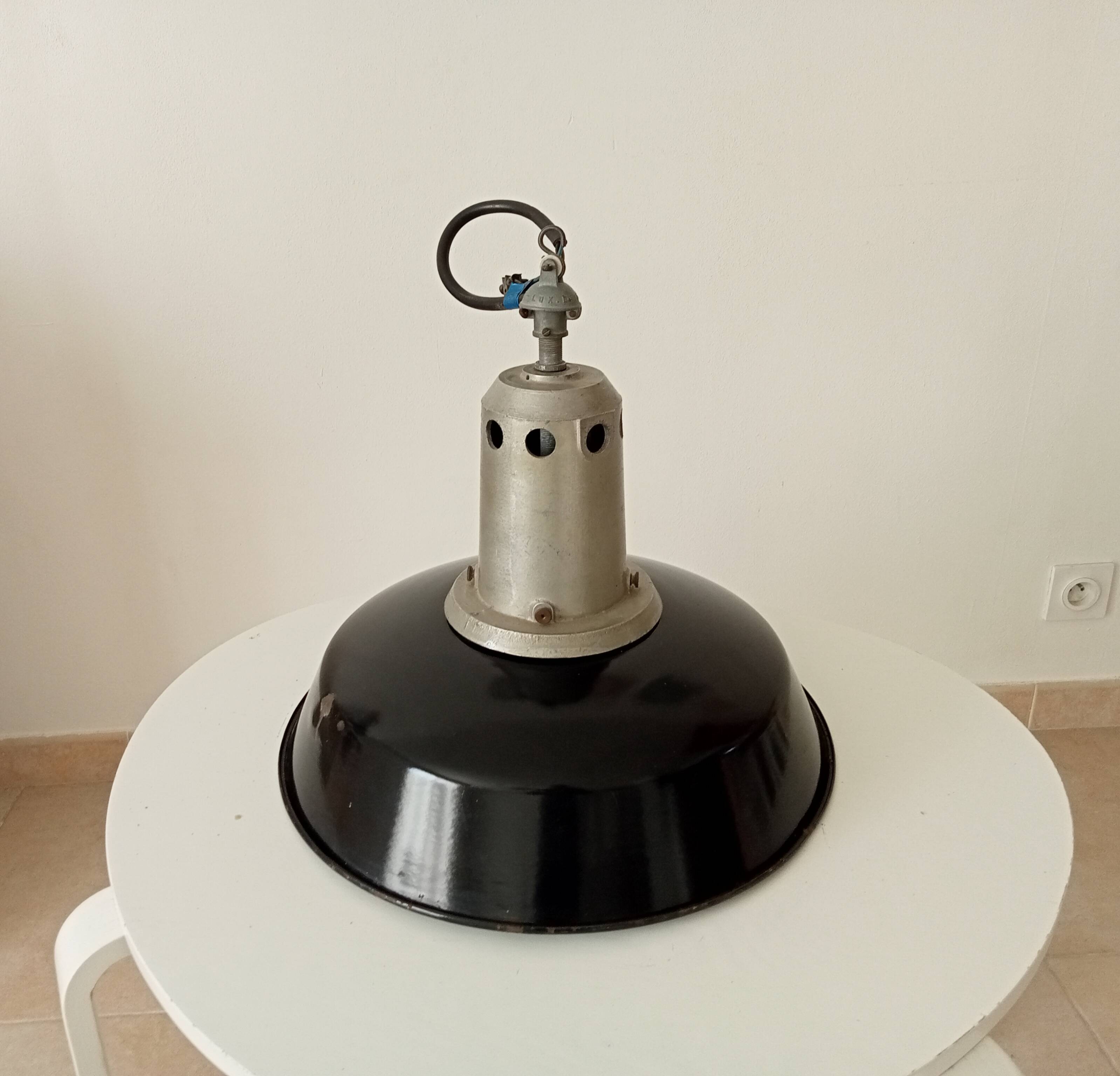 Vintage enamel industrial suspension Reflecto