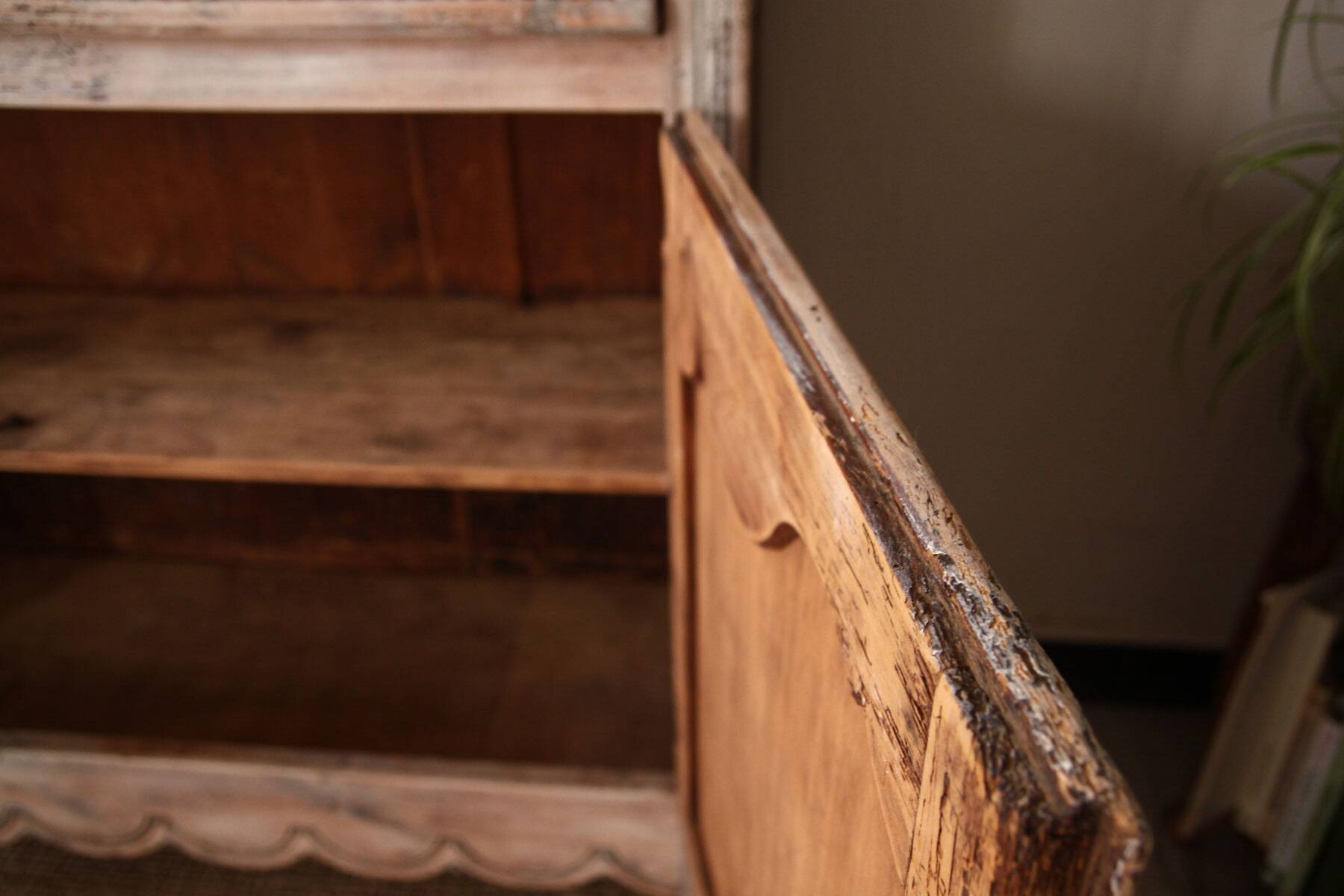 Patinated and sculpted buffet