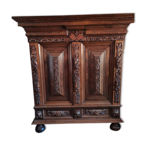 Armoire artisanale
