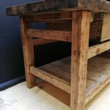 Ancien établi vintage de menuisier en bois, déco industrielle