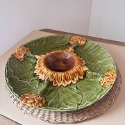 Sunflower plate slipware
