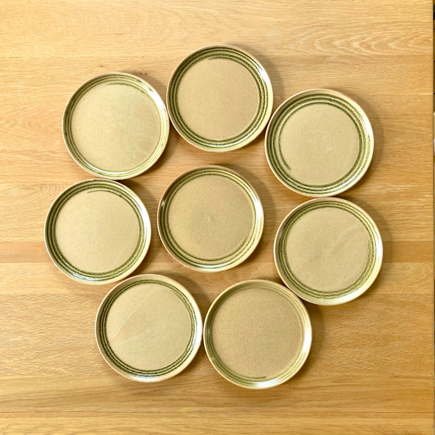 8 stoneware dessert plates
