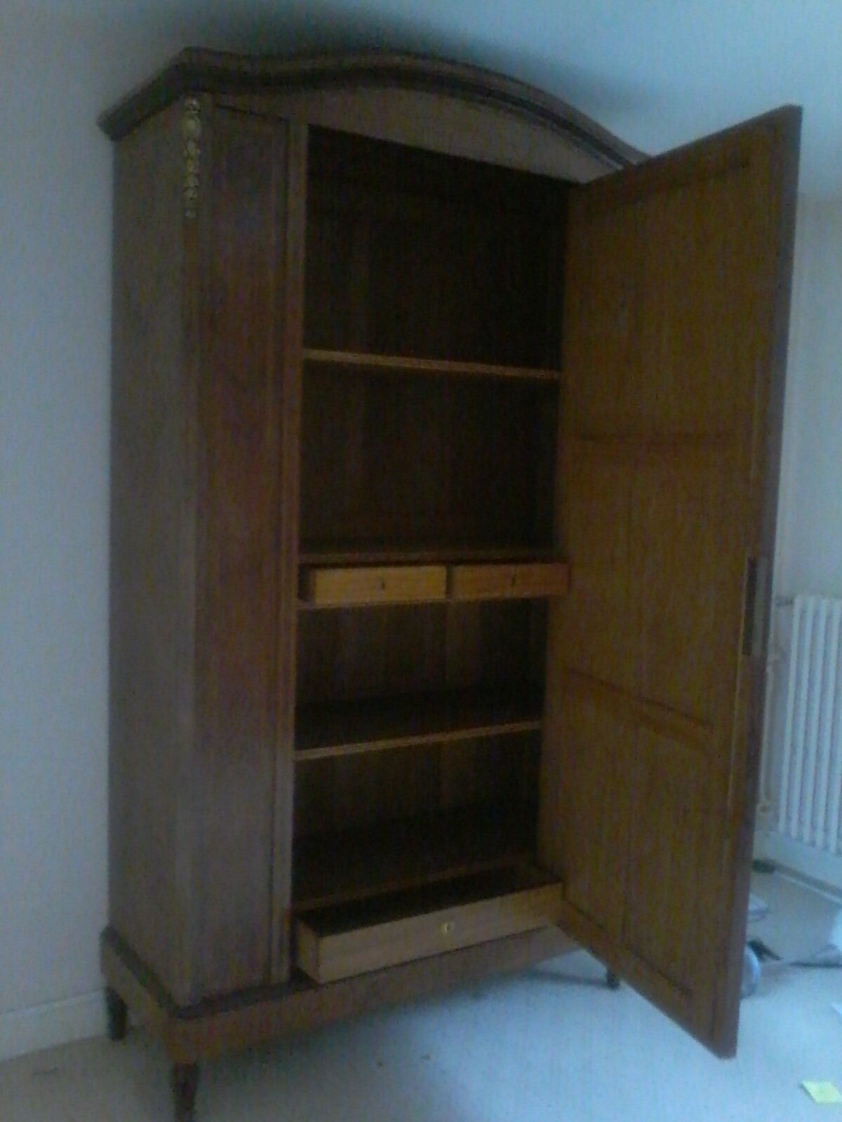 Wardrobe with one door