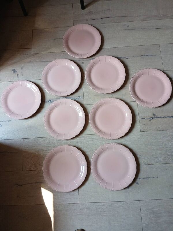 9 assiettes plates anciennes