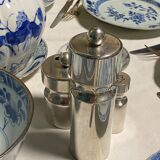 Design 1980s salt and pepper shaker