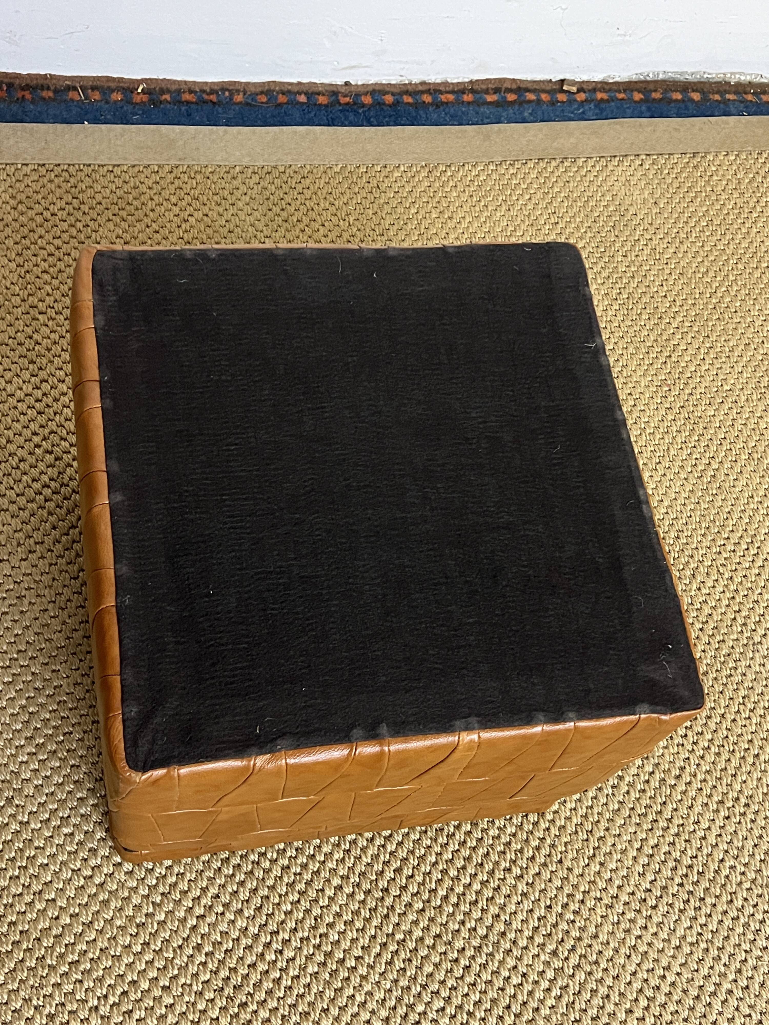 Vintage Sede leather pouf with chest