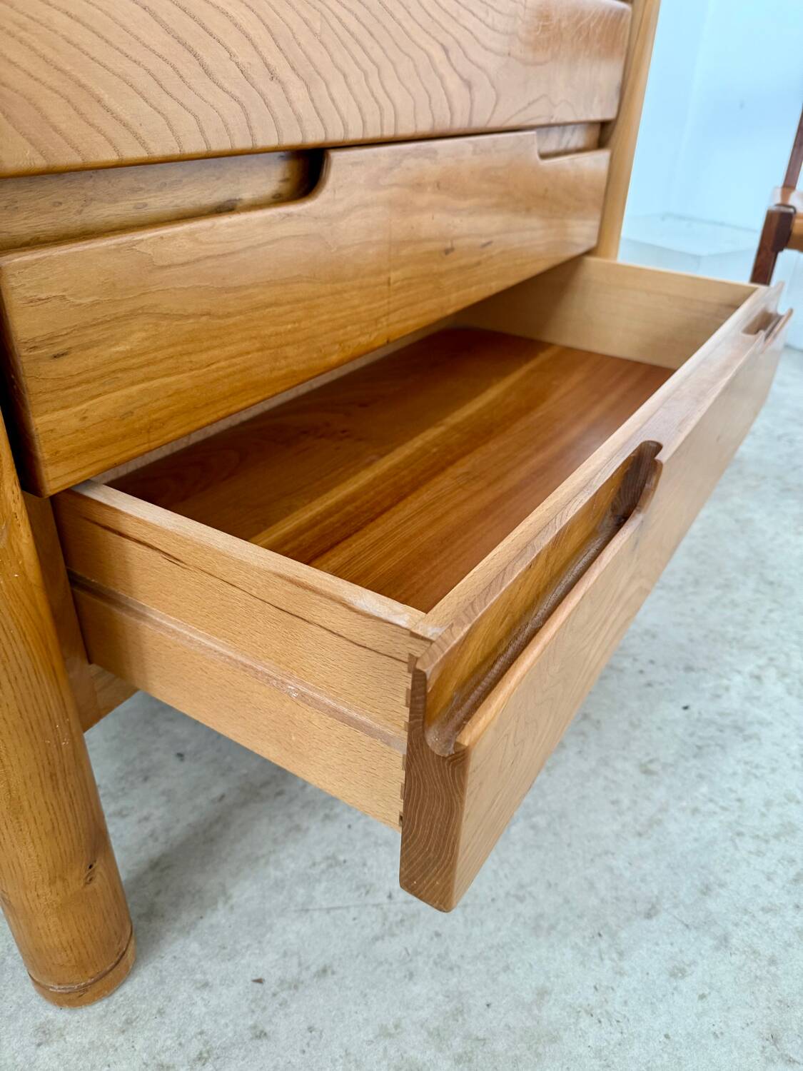 Antique solid elm chest of drawers, French design from the 60s, Maison Regain vintage