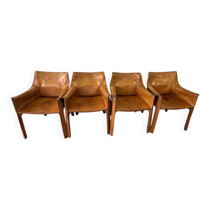Lot 4 chaises Cassina Cab 413 Mario Bellini, dessinées en 1977