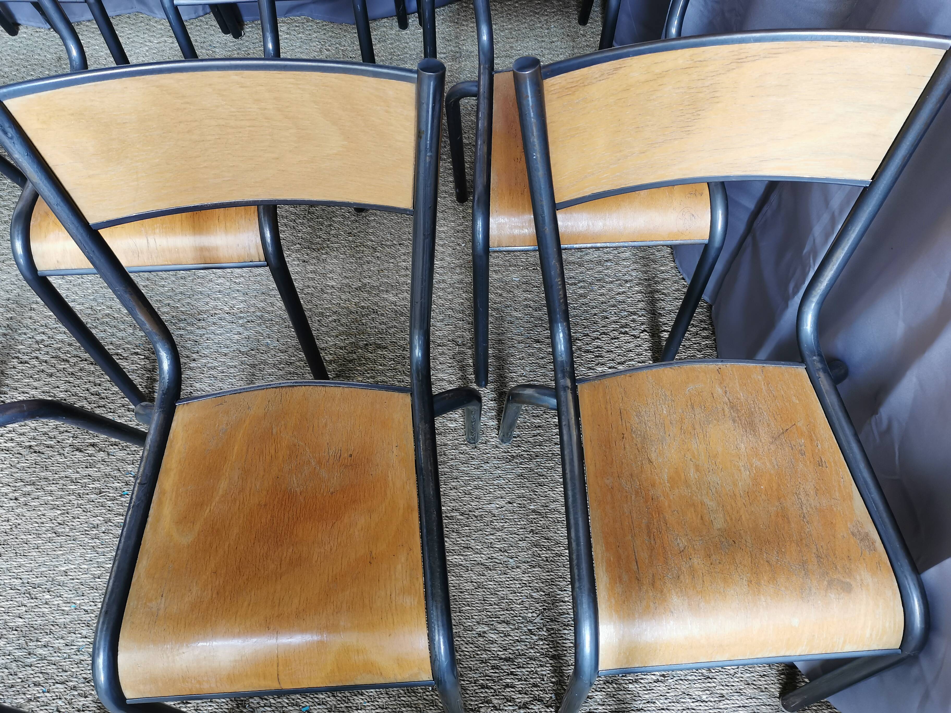 Lot of 18 vintage chairs "mullca"