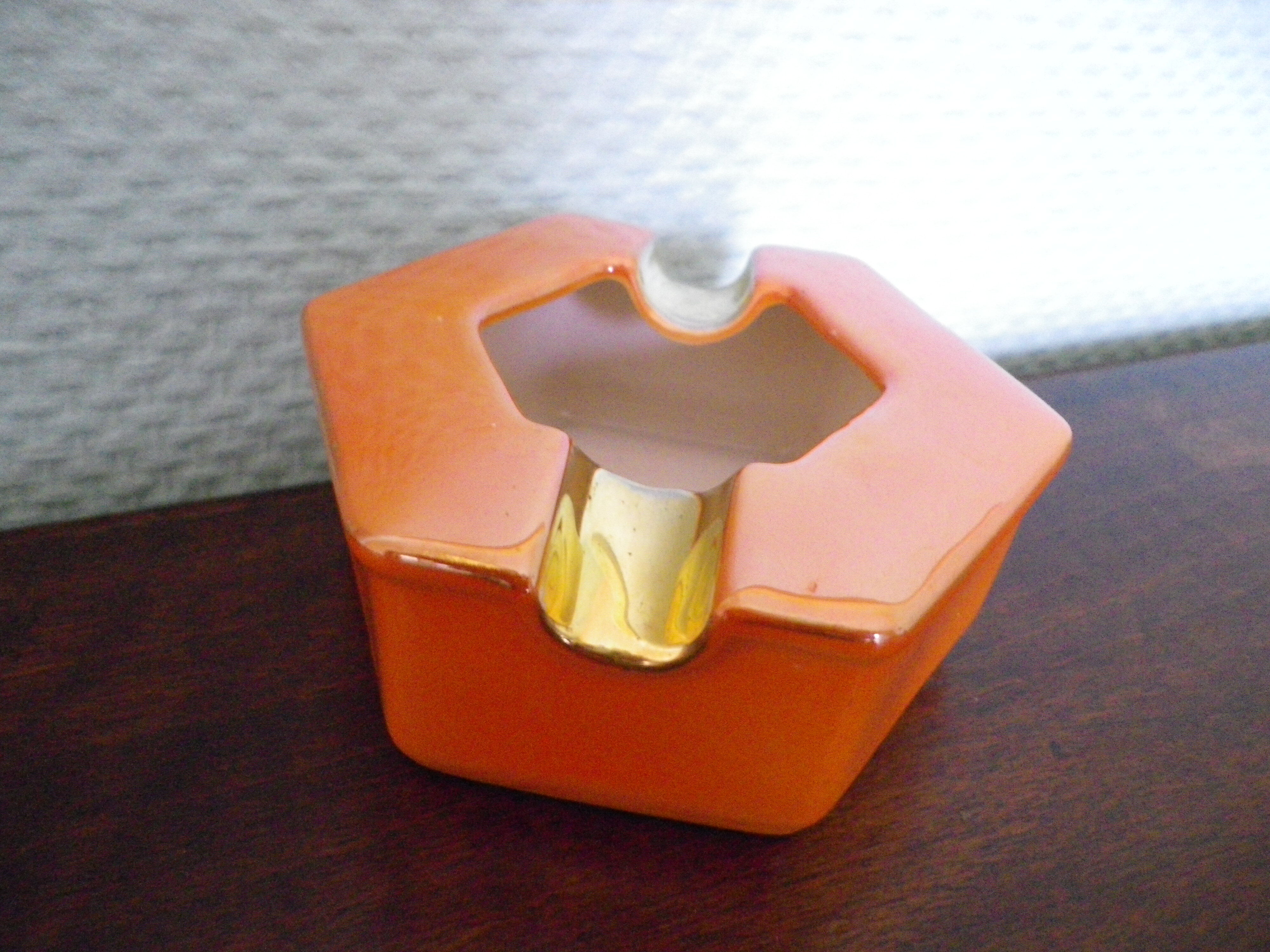 Vintage porcelain ashtray with gilding, Victoria china Czechoslovakia, 60/70s