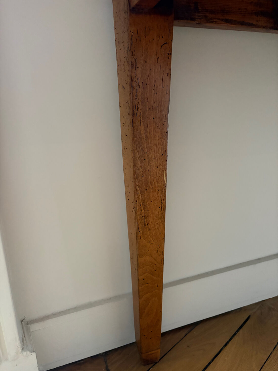 Old farmhouse table in solid oak with a drawer.