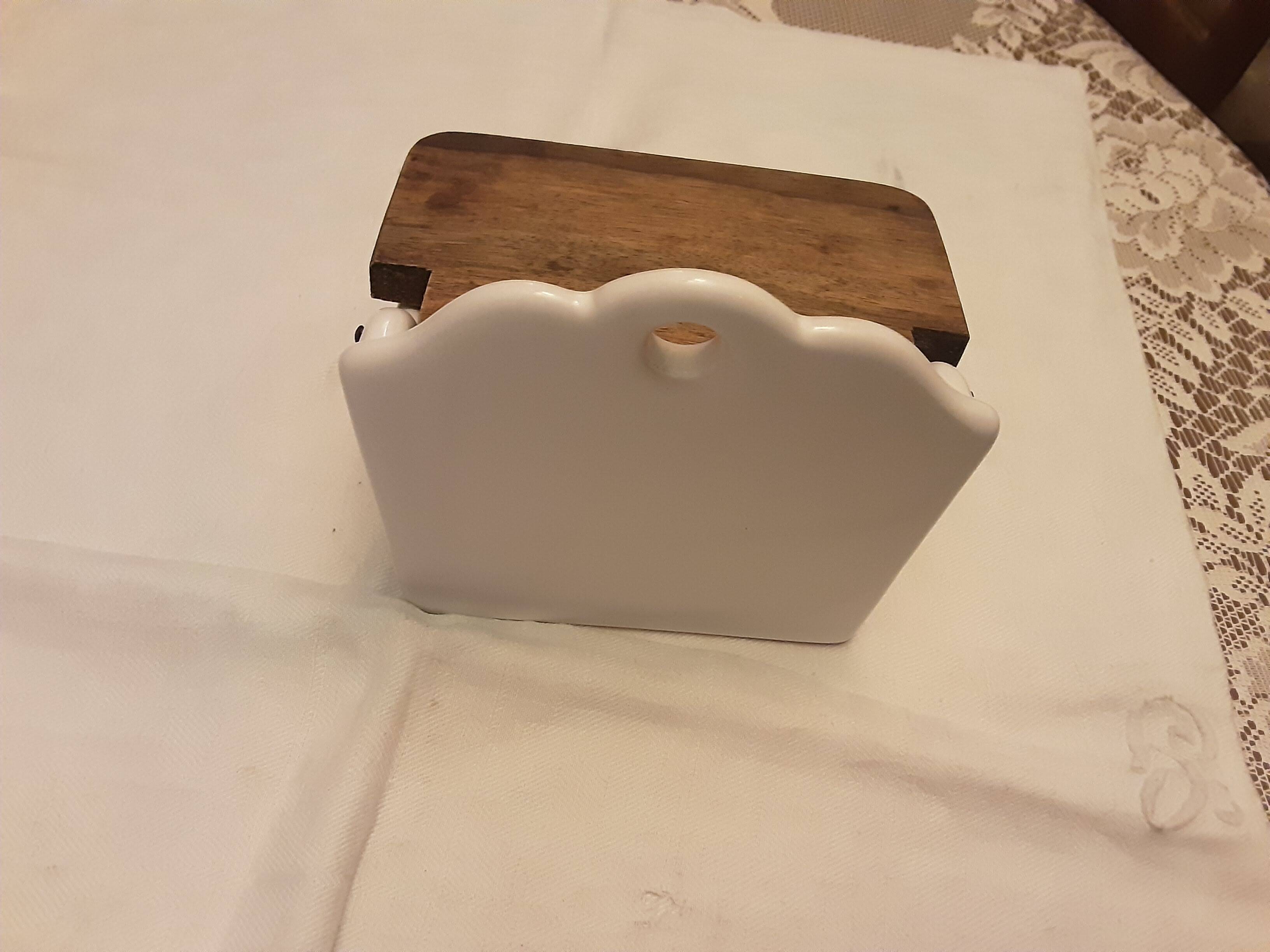 Box of matches moustier decor