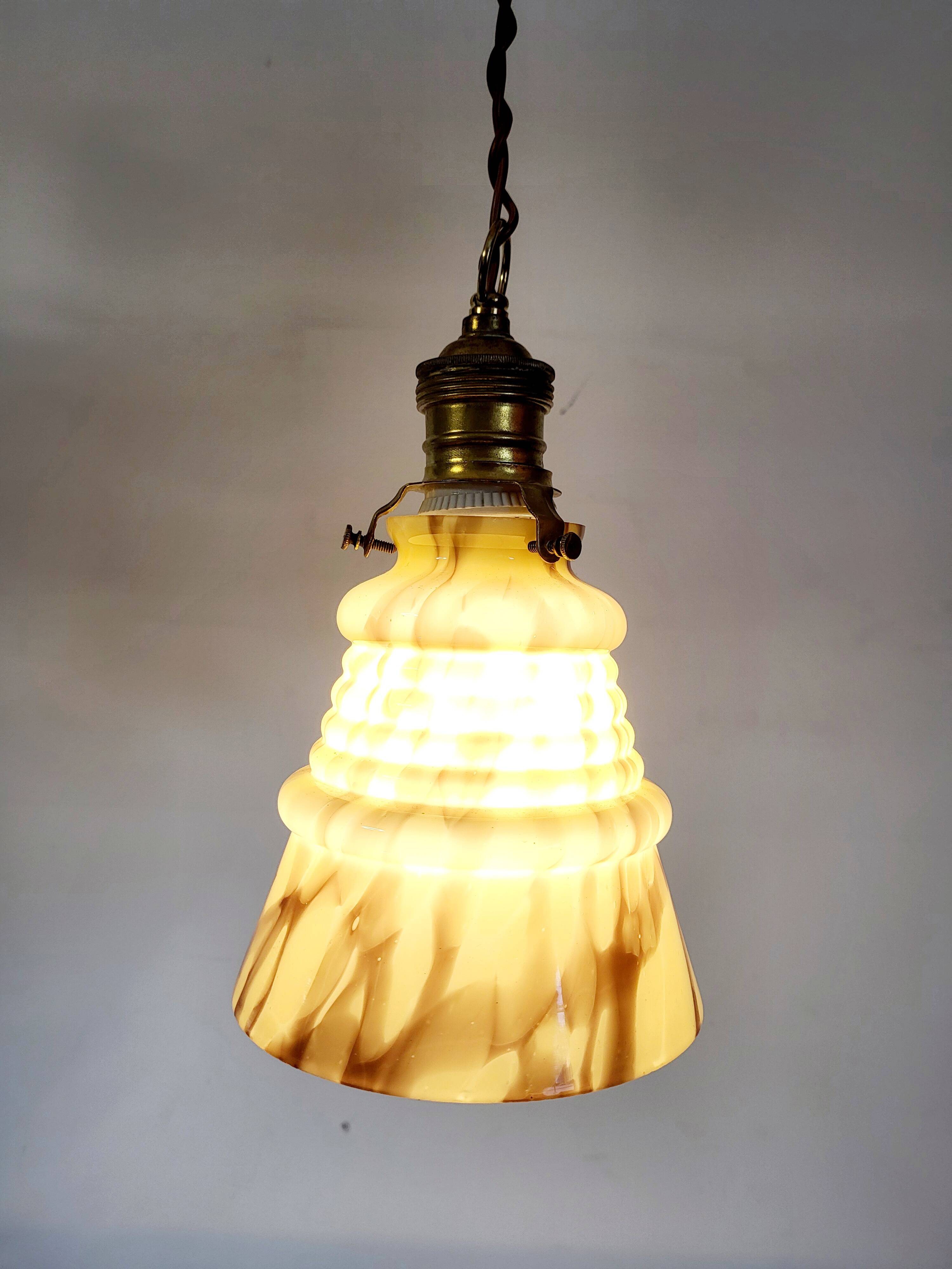 Art Deco lamp in ribbed opaline glaze, Verreries de Scailmont, Heemskerk