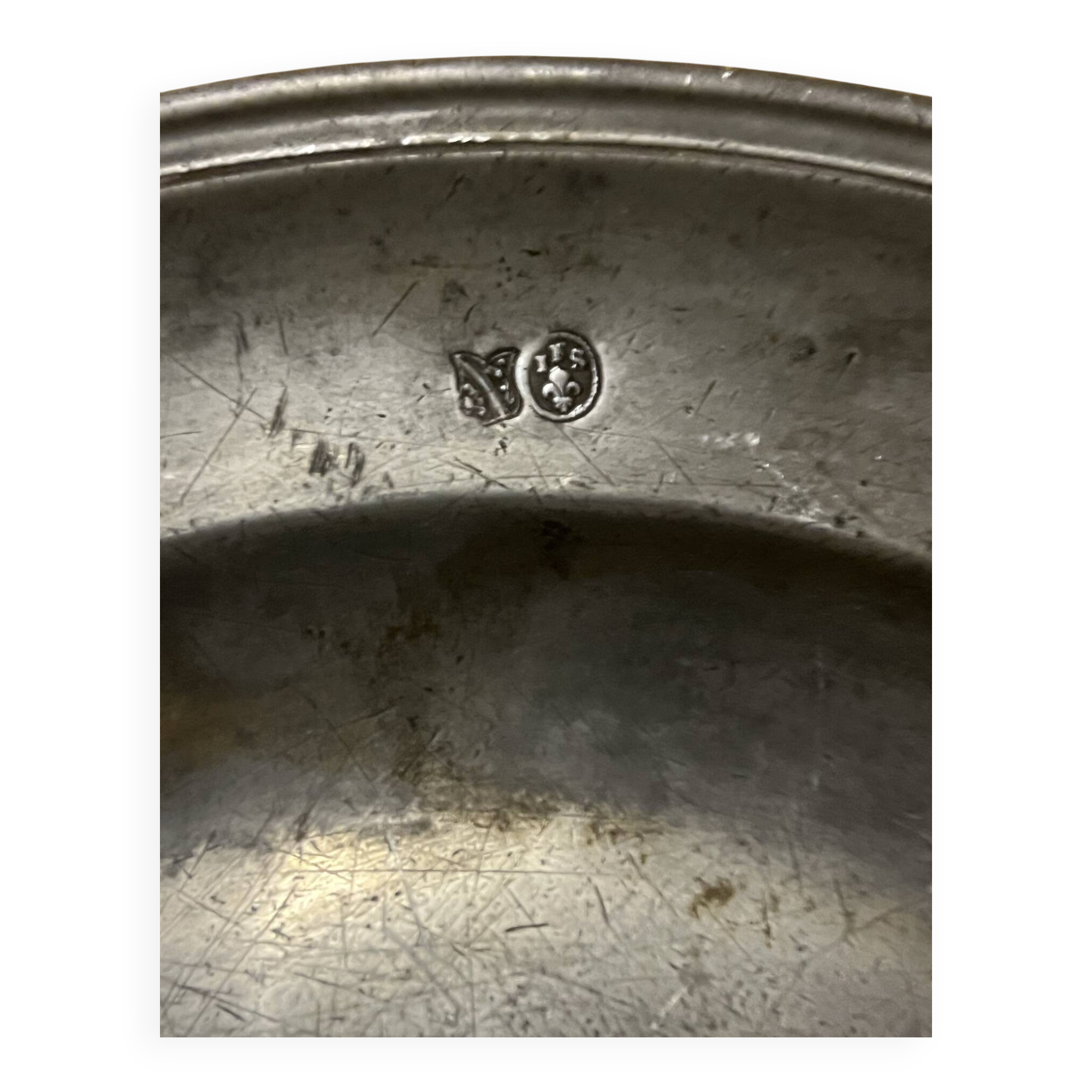 Plat en étain