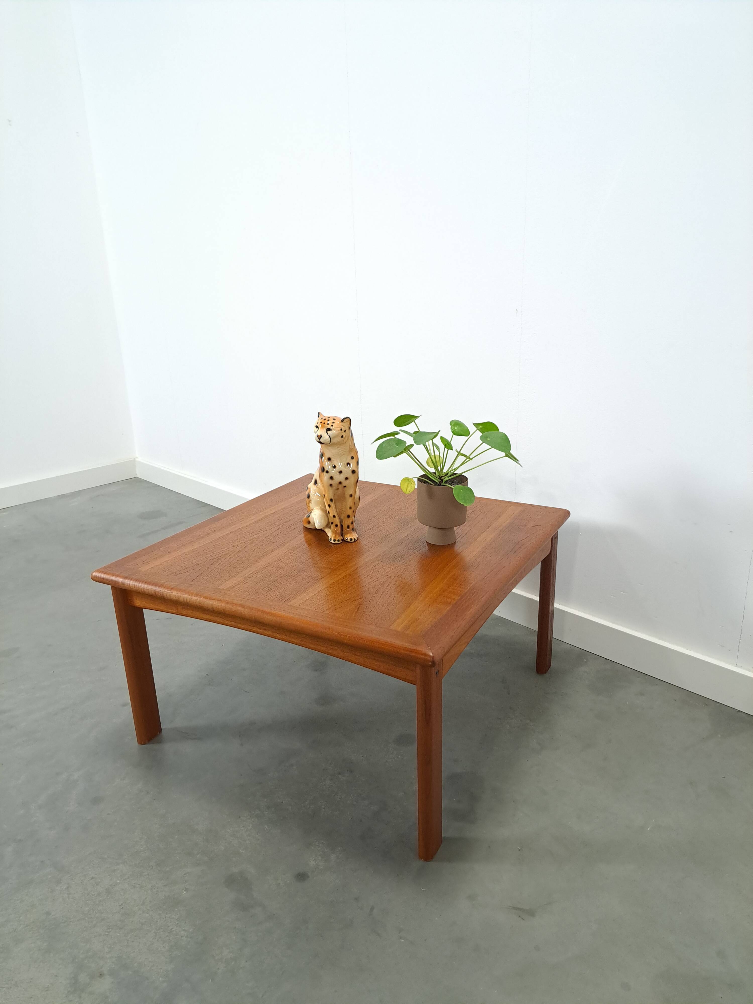 Table de salon en teck Deense vierkante Glostrup, nr, 4