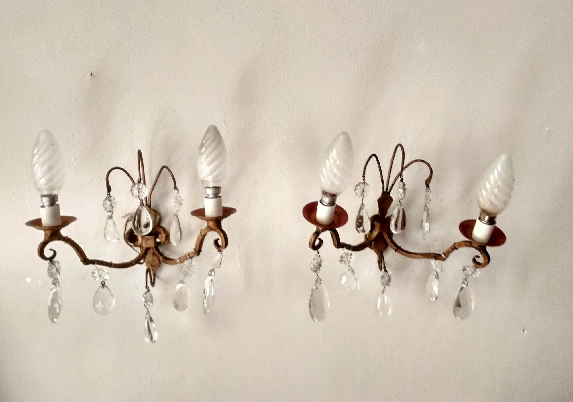 2 wall lamps