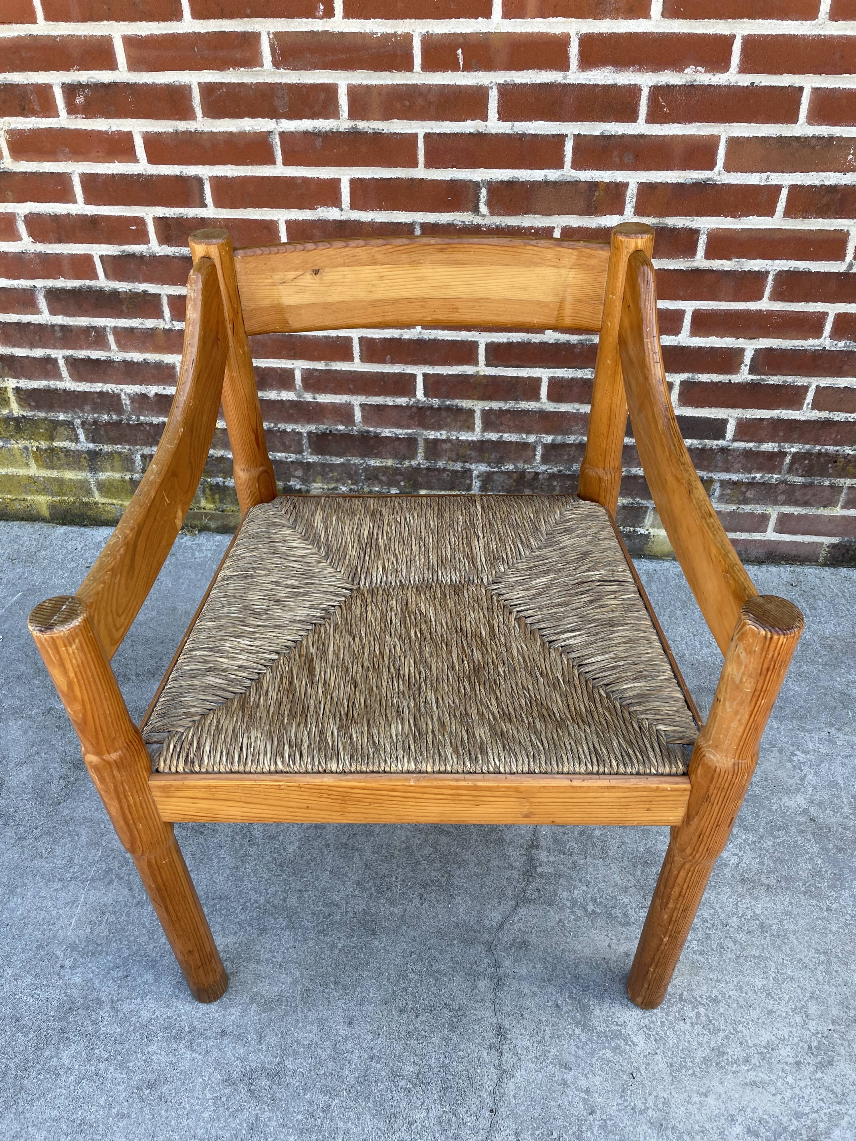 Carimate modèle 892 Vico Magistretti pour Cassina