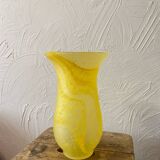 Vase en pâte de verre jaune marbré – Style Art Nouveau