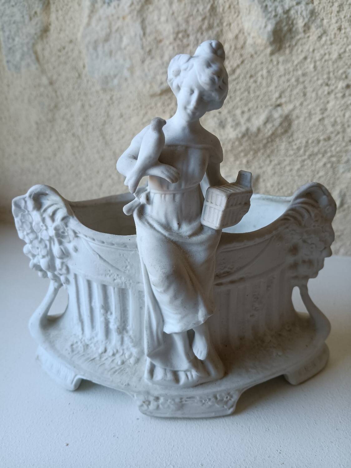 Flower girl/Vase Lady with a bird