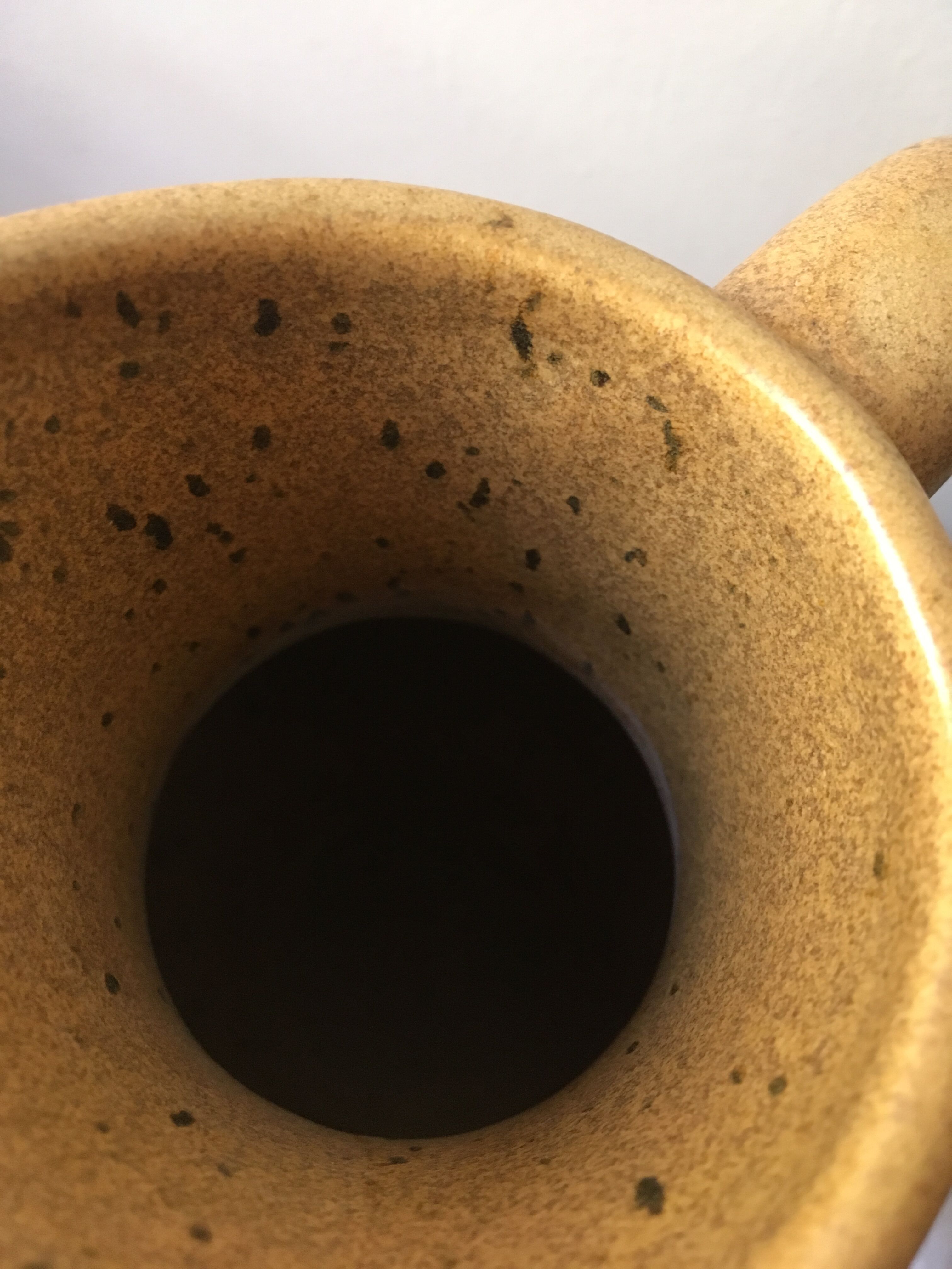 Ceramic pitcher sandstone aspect by Claude Paci