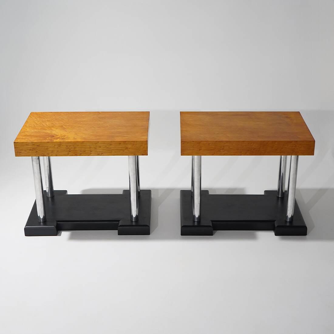 Paire de tabourets en érable œil de perdrix et métal chromé, années 1930