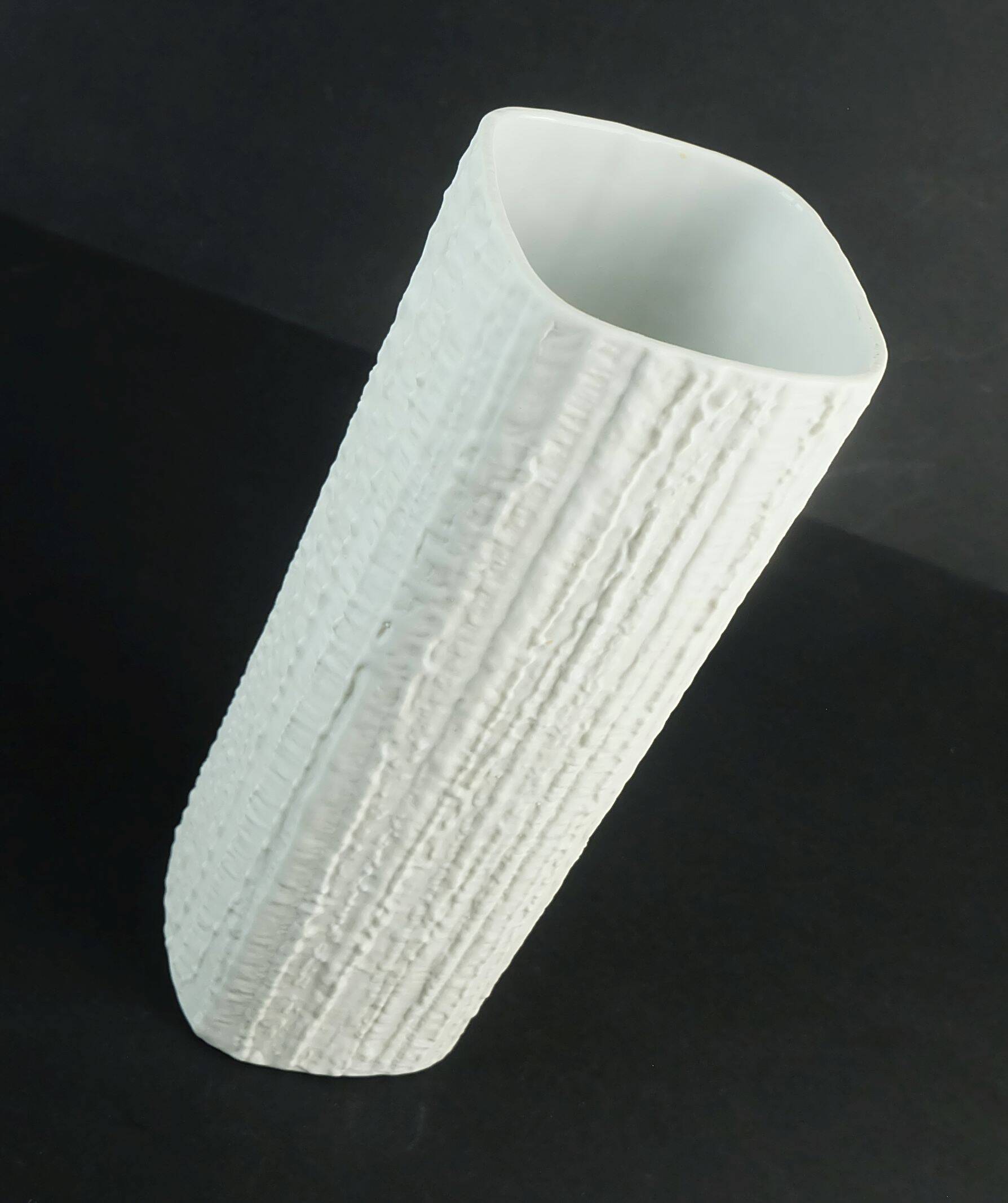 white VASE thomas porcelain decor arcta matte glaze relief structure 1960s