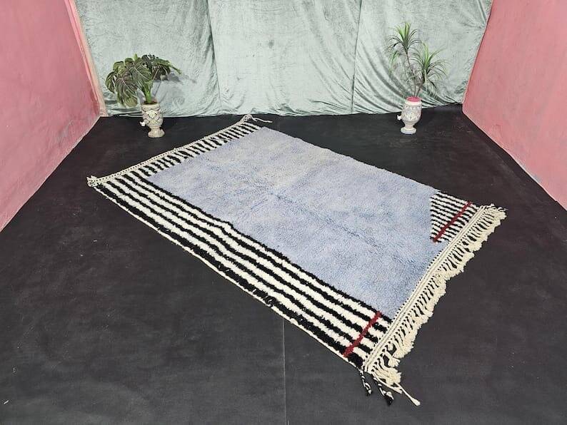 Handmade traditional Berber rug size 140 x 260 cm