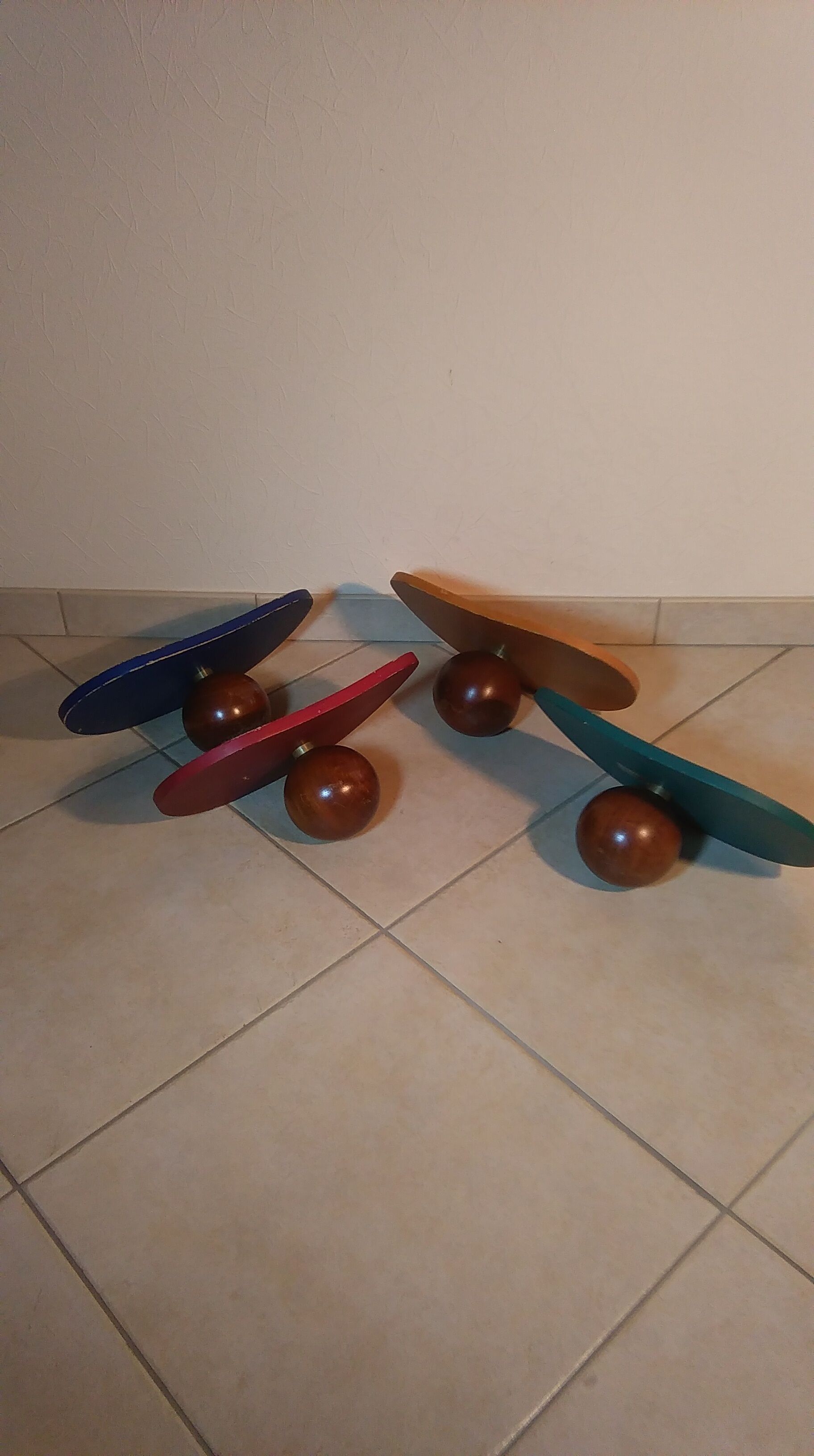 Shelf-rack totem 80s