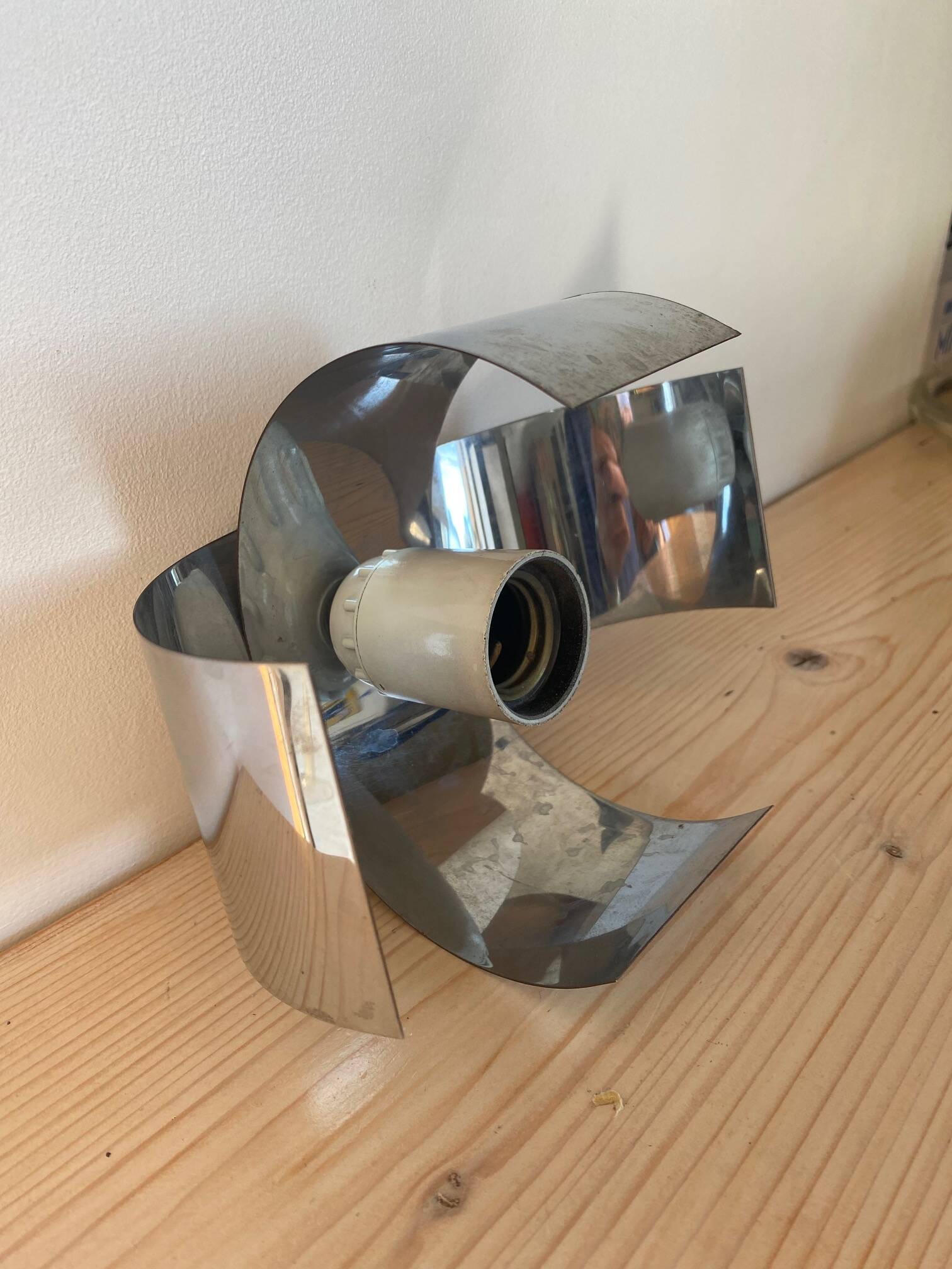 Applique space age chromé