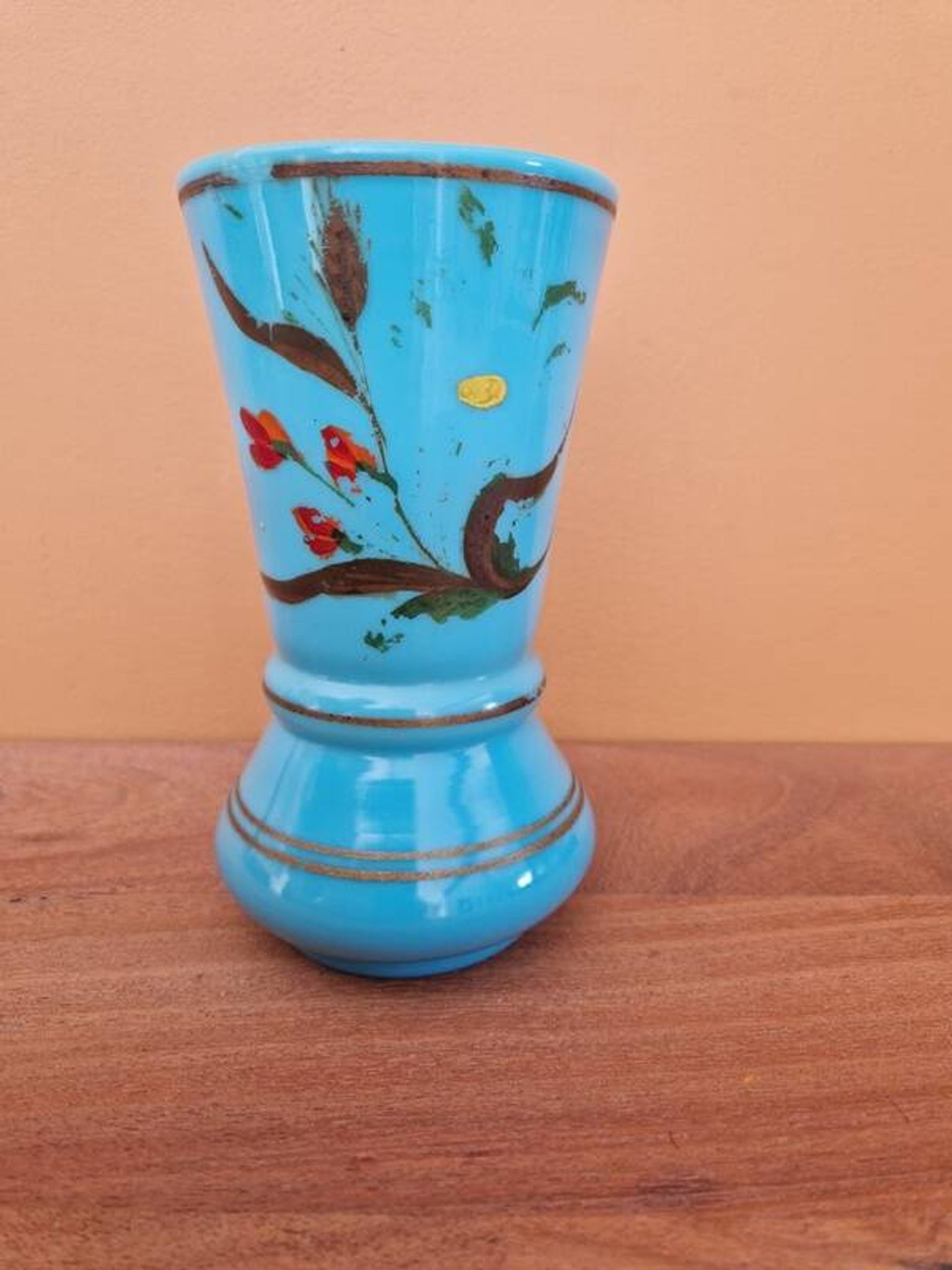 Vase en opaline bleue à décor de fleurs, époque Napoléon III