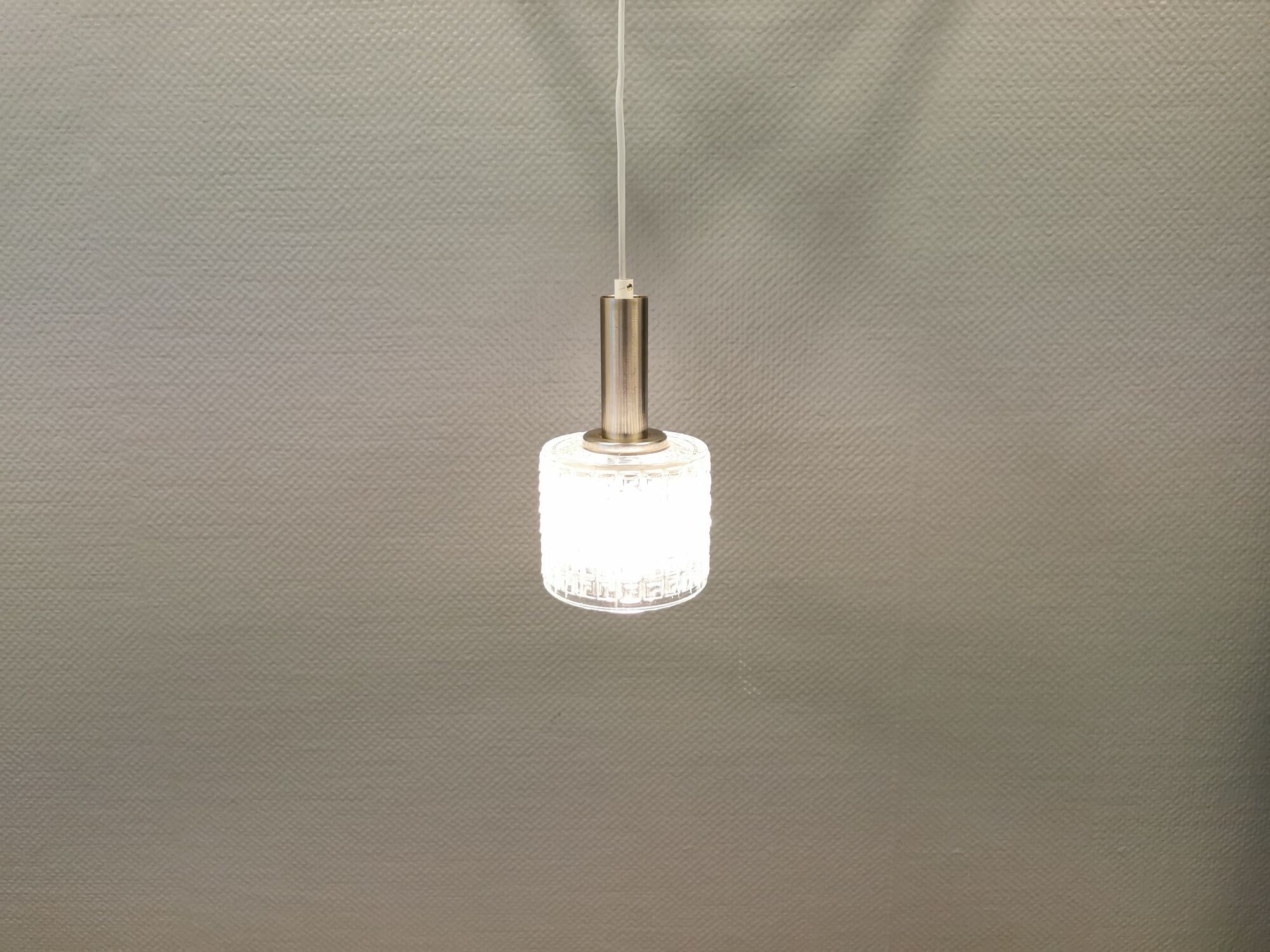 Small hanging lamp in transperant crystal glass