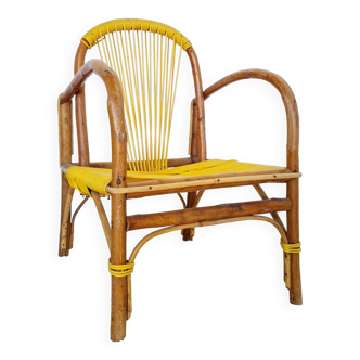 Children's chair wood and yellow scoubidou